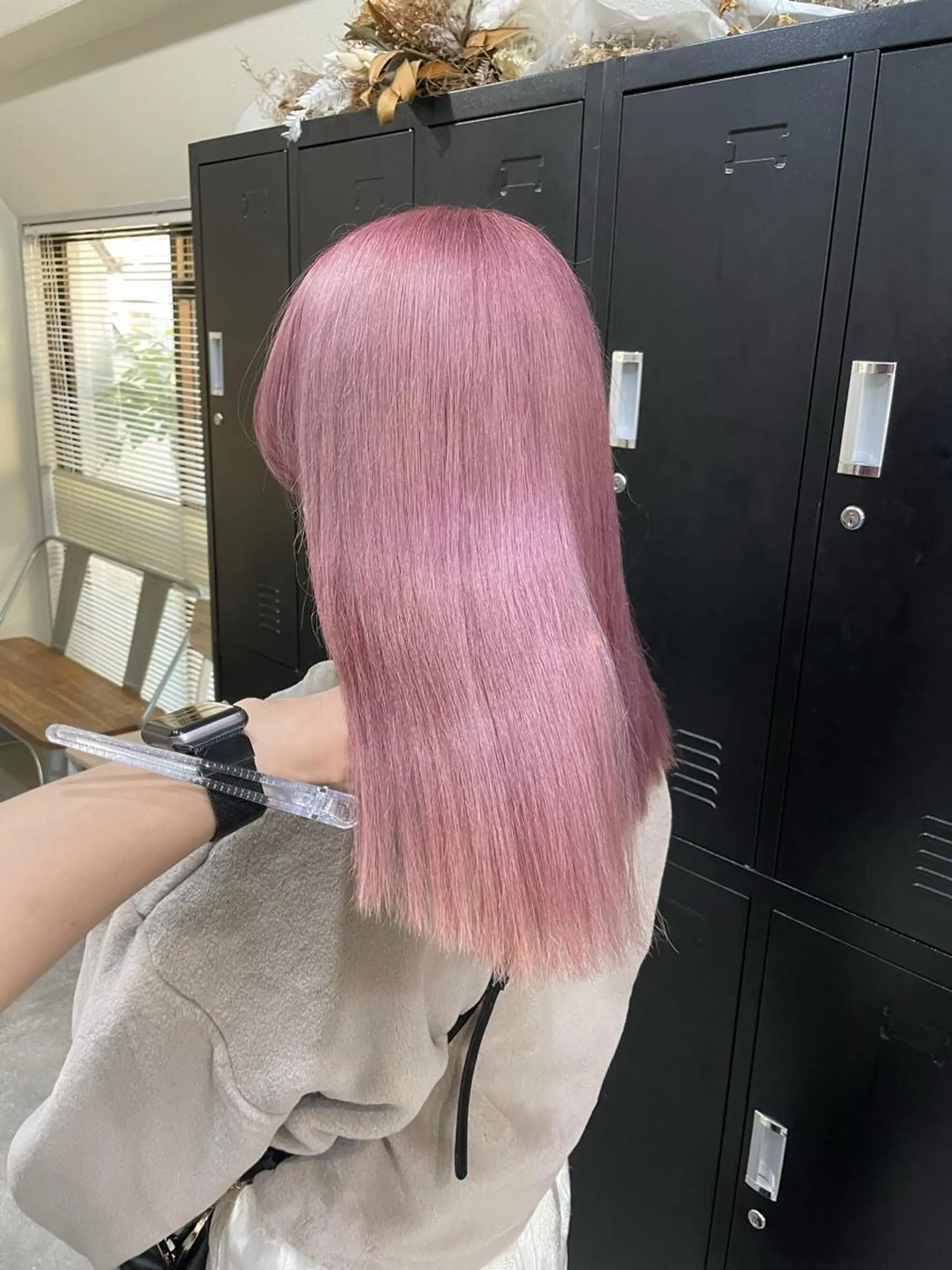 ミディアム カラー パーマ ヘアアレンジ メンズ キッズ ネイル マツエク・マツパ アイブロウ メンズバレイヤージュ メンズブリーチ メンズハイライト メンズインナーカラー メンズ韓国風 切りっぱなしヘアボブ ミディアムヘアRYOのヘアスタイル