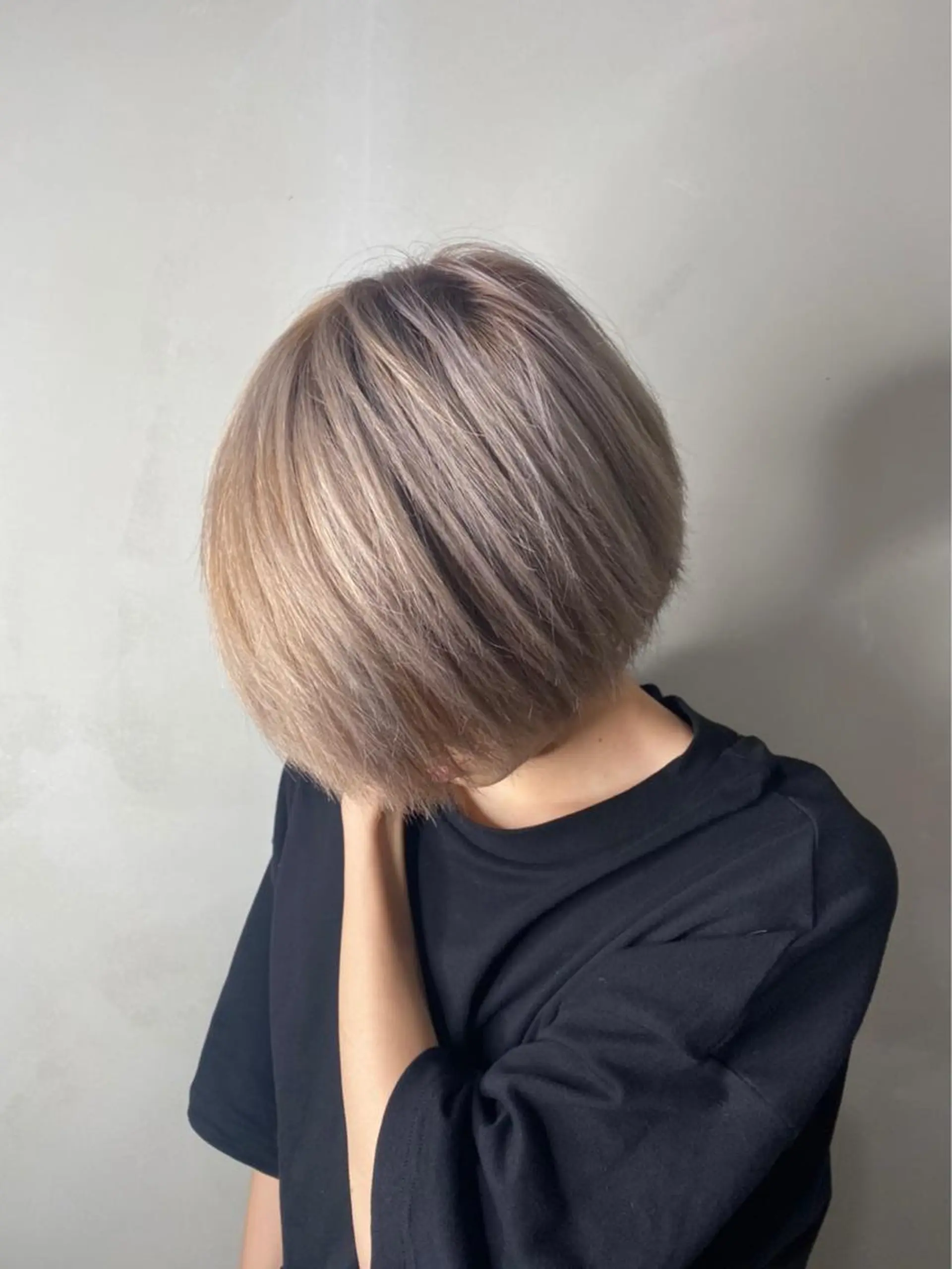ショート カラー 寳泉 章弘のヘアスタイル