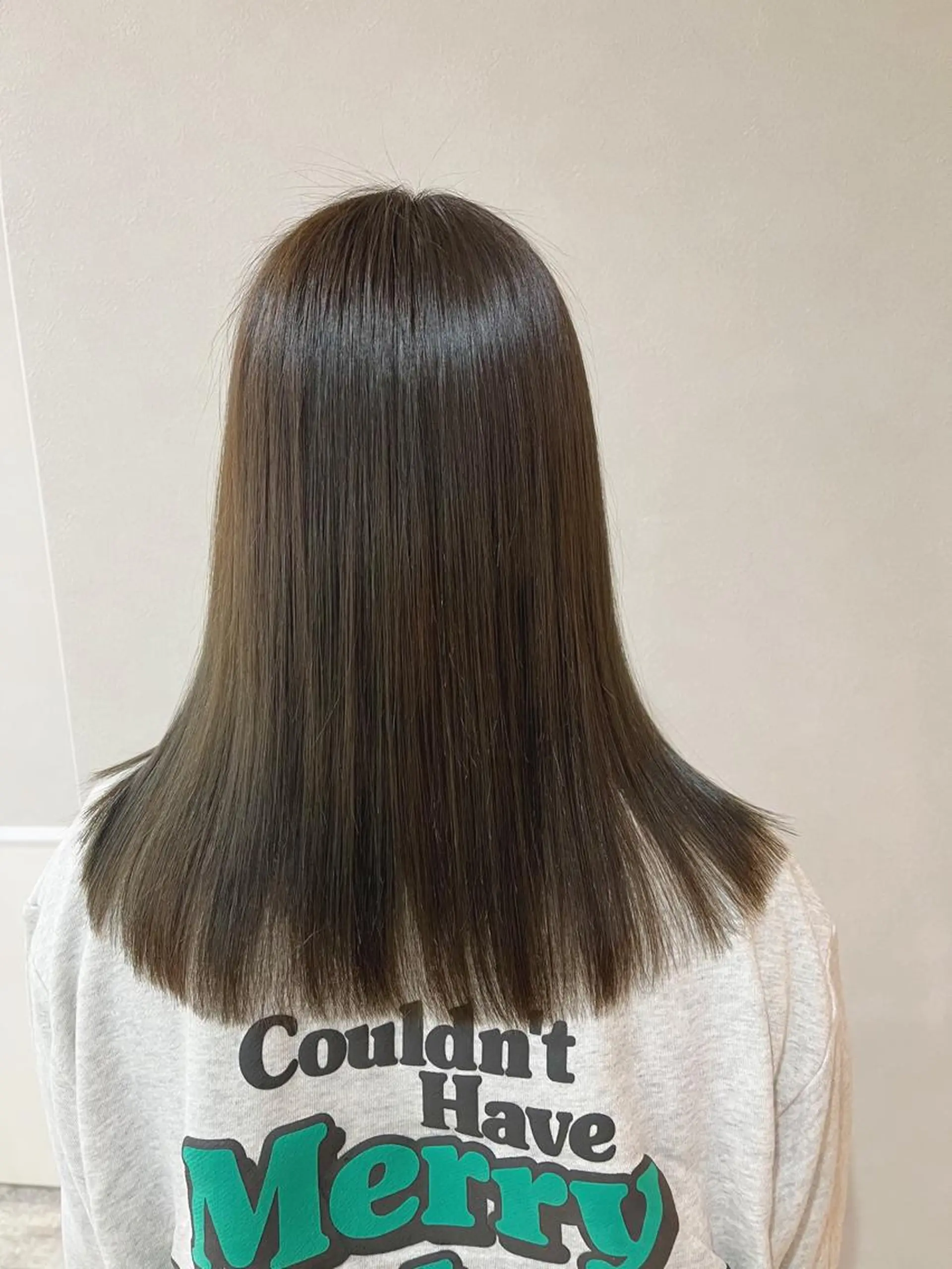 セミロング カラー 透明感カラー グレージュ オリーブグレージュ オリーブグレー HIYOSHI　✂︎ 艶髪職人のヘアスタイル