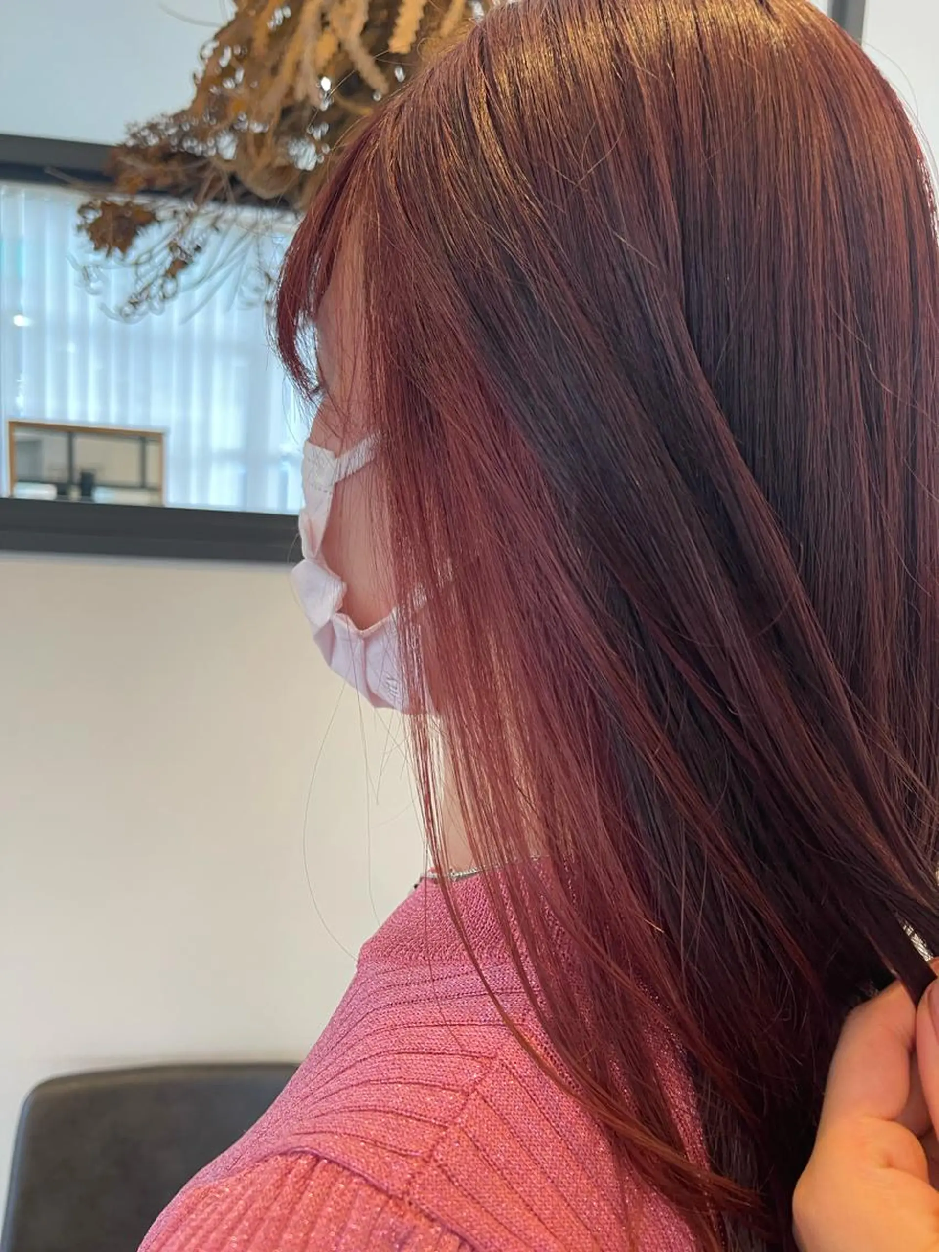 セミロング カラー ブラウンカラー インナーカラー ピンクカラー レッドカラー 由比藤理子 ブリーチカラー🌈のヘアスタイル