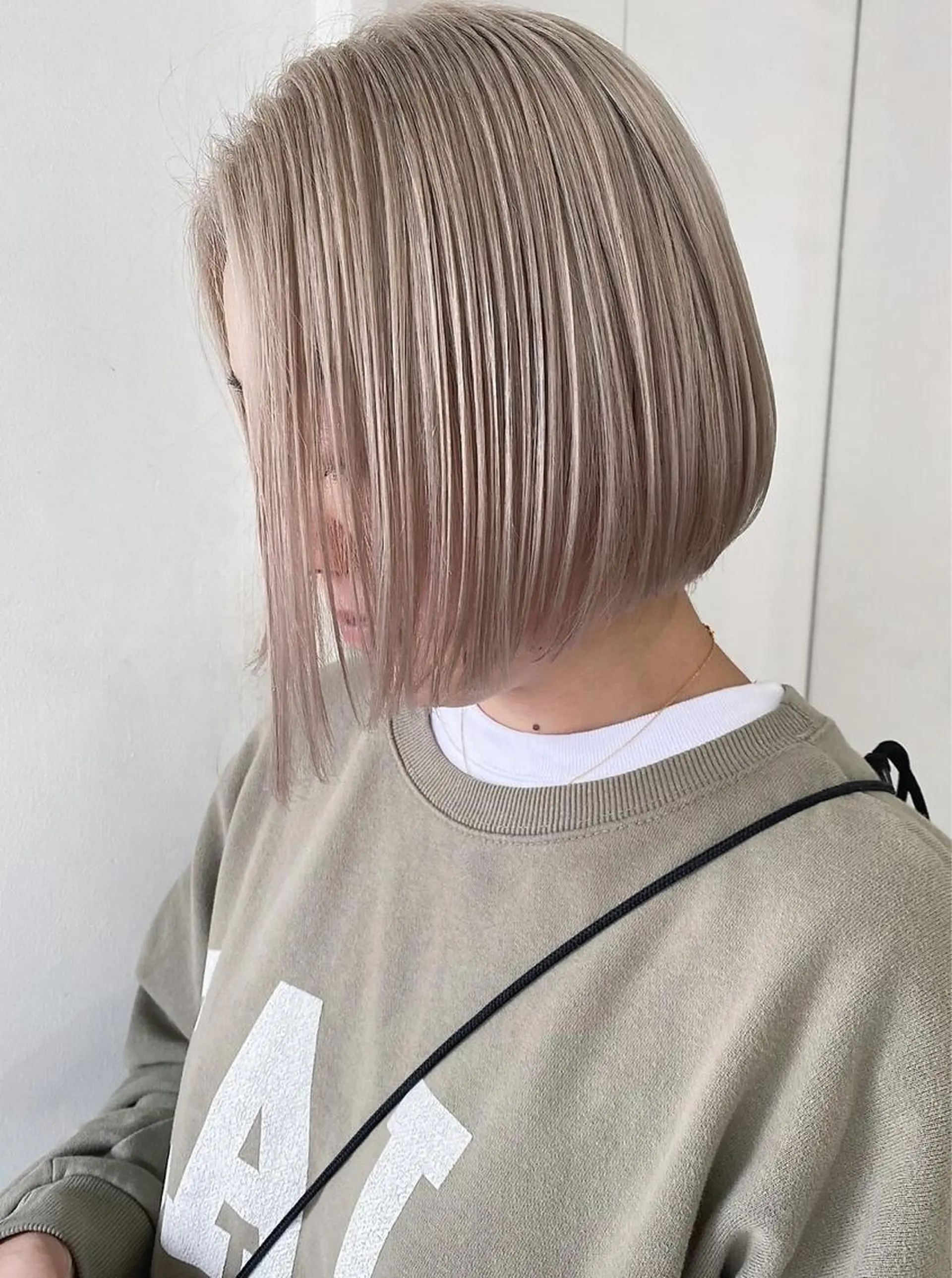 ミディアム カラー パーマ ヘアアレンジ メンズ ミディアムパーマ メンズバレイヤージュ メンズブリーチ センターパート フェードカット ヘアカラー トリートメント ハイトーン/レイヤー 🌸さくらのヘアスタイル