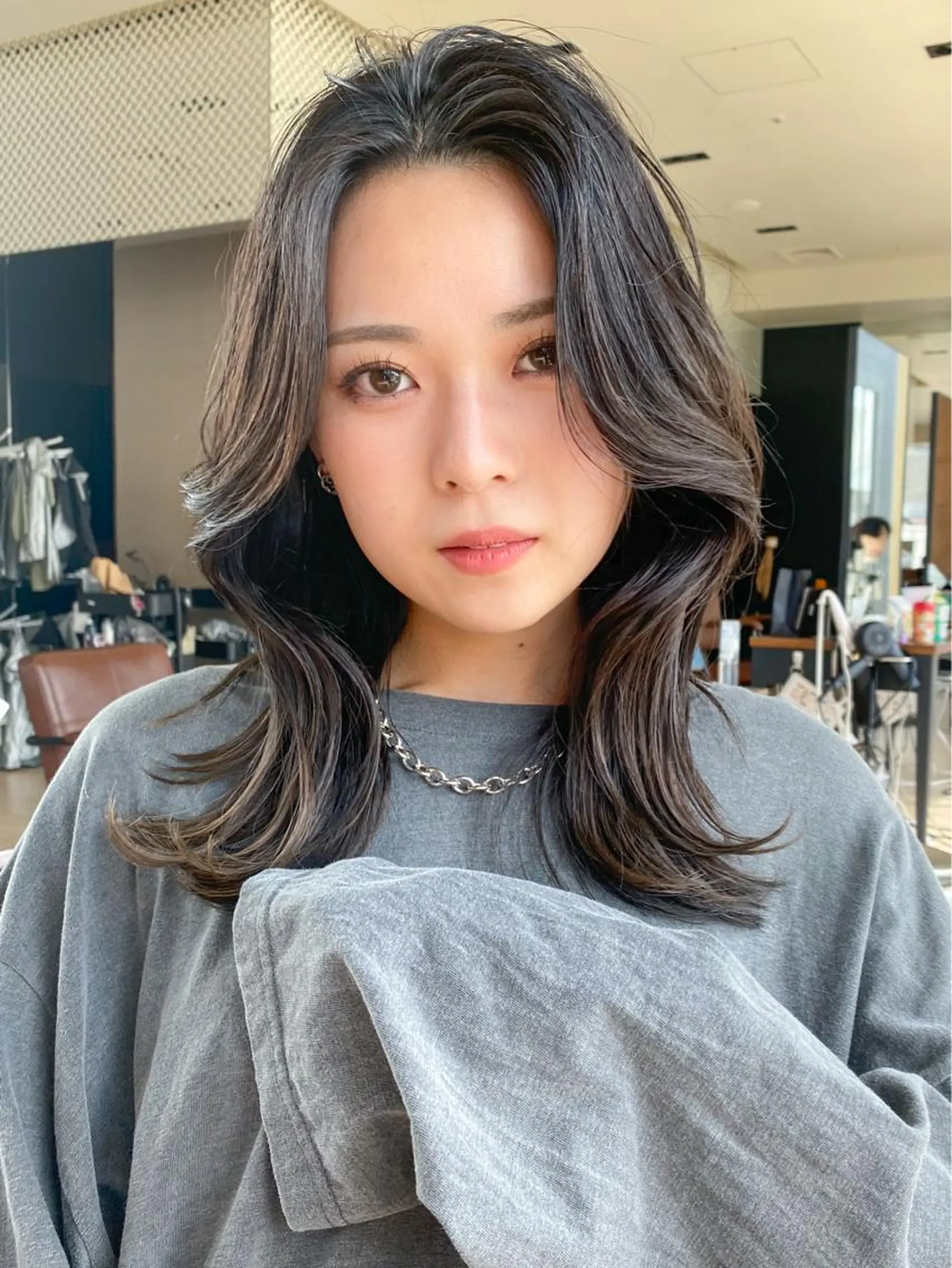 セミロング くびれヘア 顔周りカット 小顔カット トリートメント 【1日2名様限定】 AFLOAT白川雄副のヘアスタイル