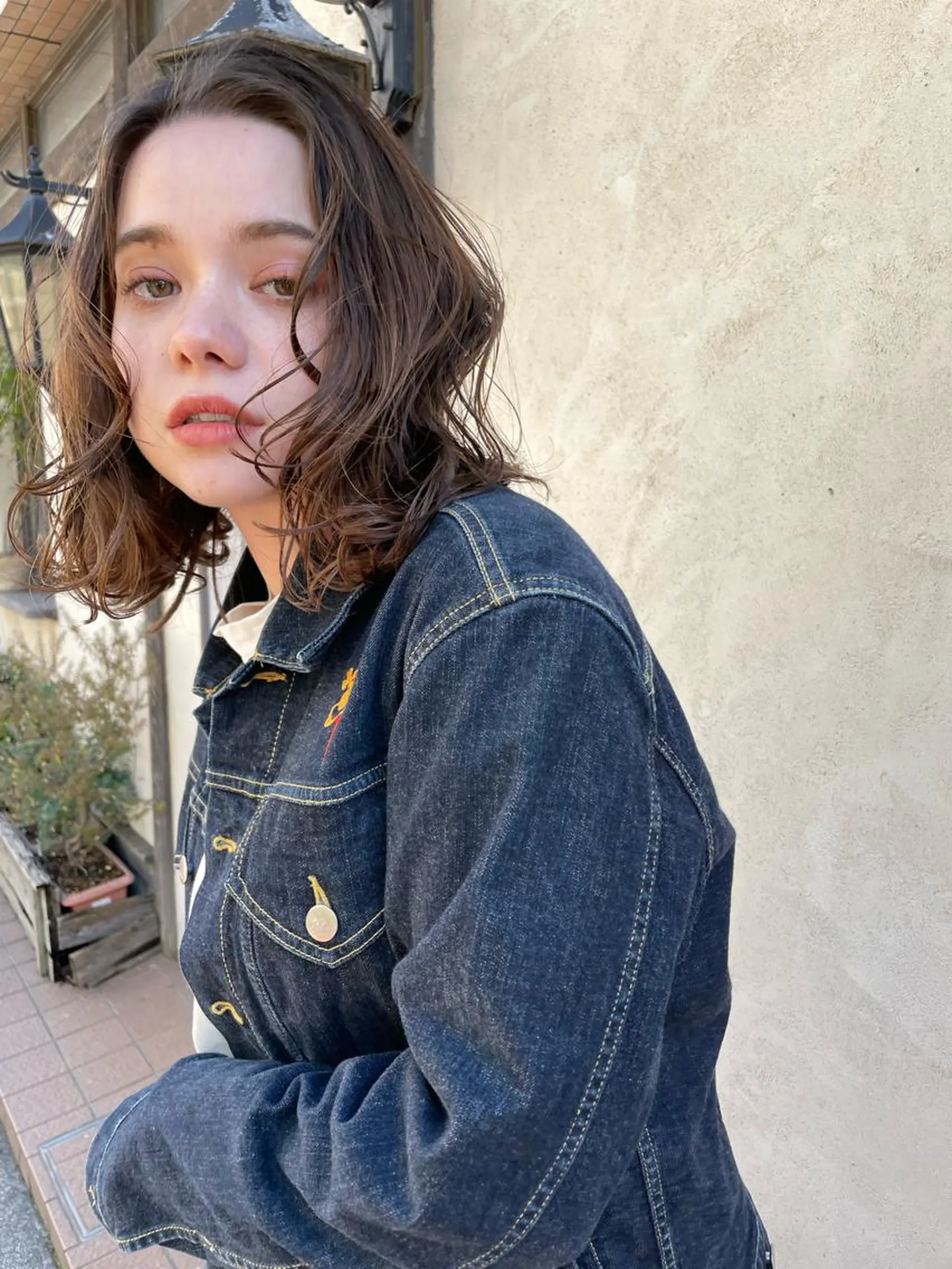 ミディアム カラー パーマ 切りっぱなしボブ ミディアムパーマ 透明感カラー ボブ ウルフカット 銀座No.1髪質改善 縮毛矯正/本木のヘアスタイル