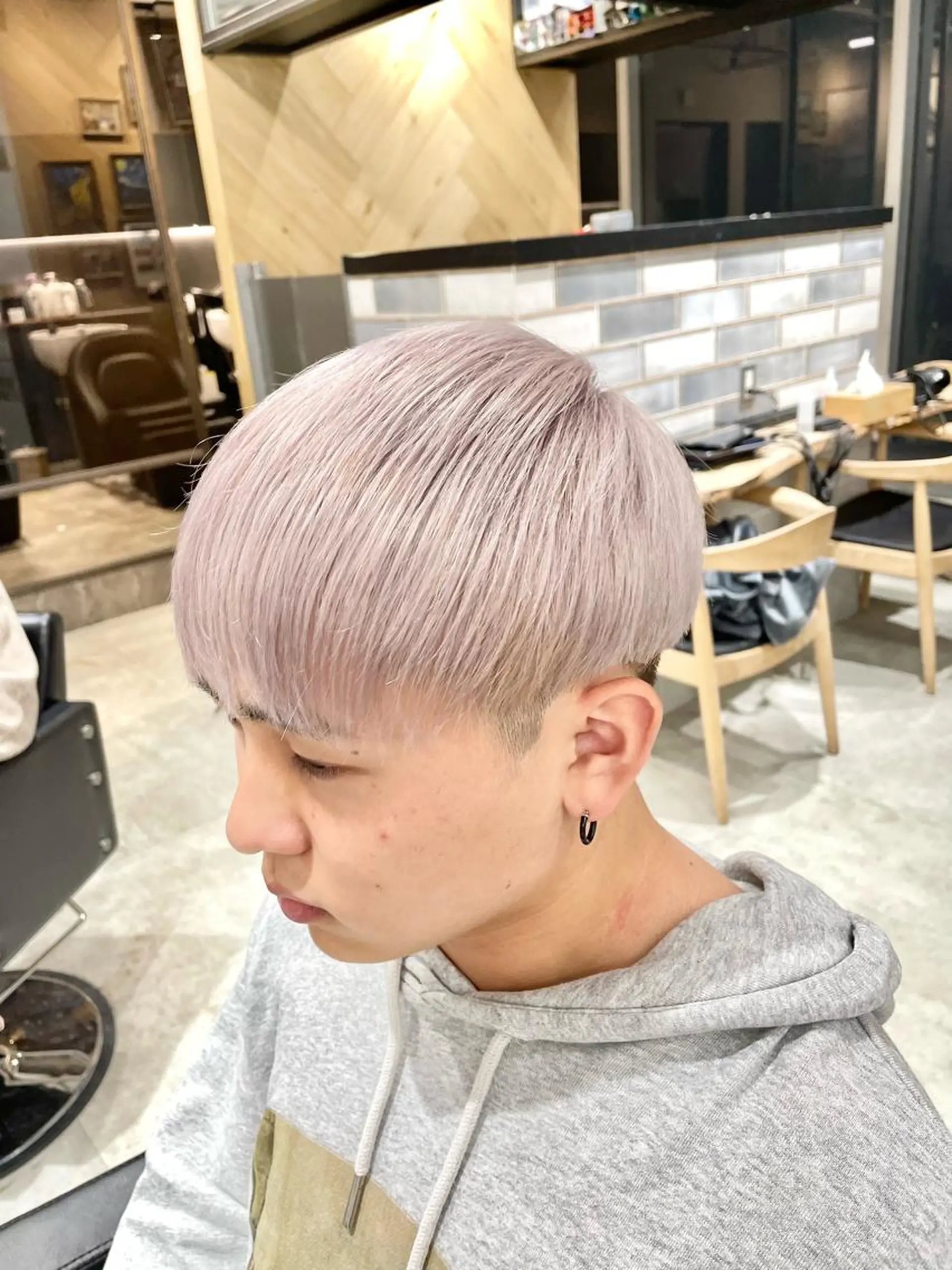 ショート カラー メンズ ベージュカラー ホワイトベージュ ヘアカラー トリートメント ヘアセット ハイトーン×レイヤー ／遠藤将太のヘアスタイル