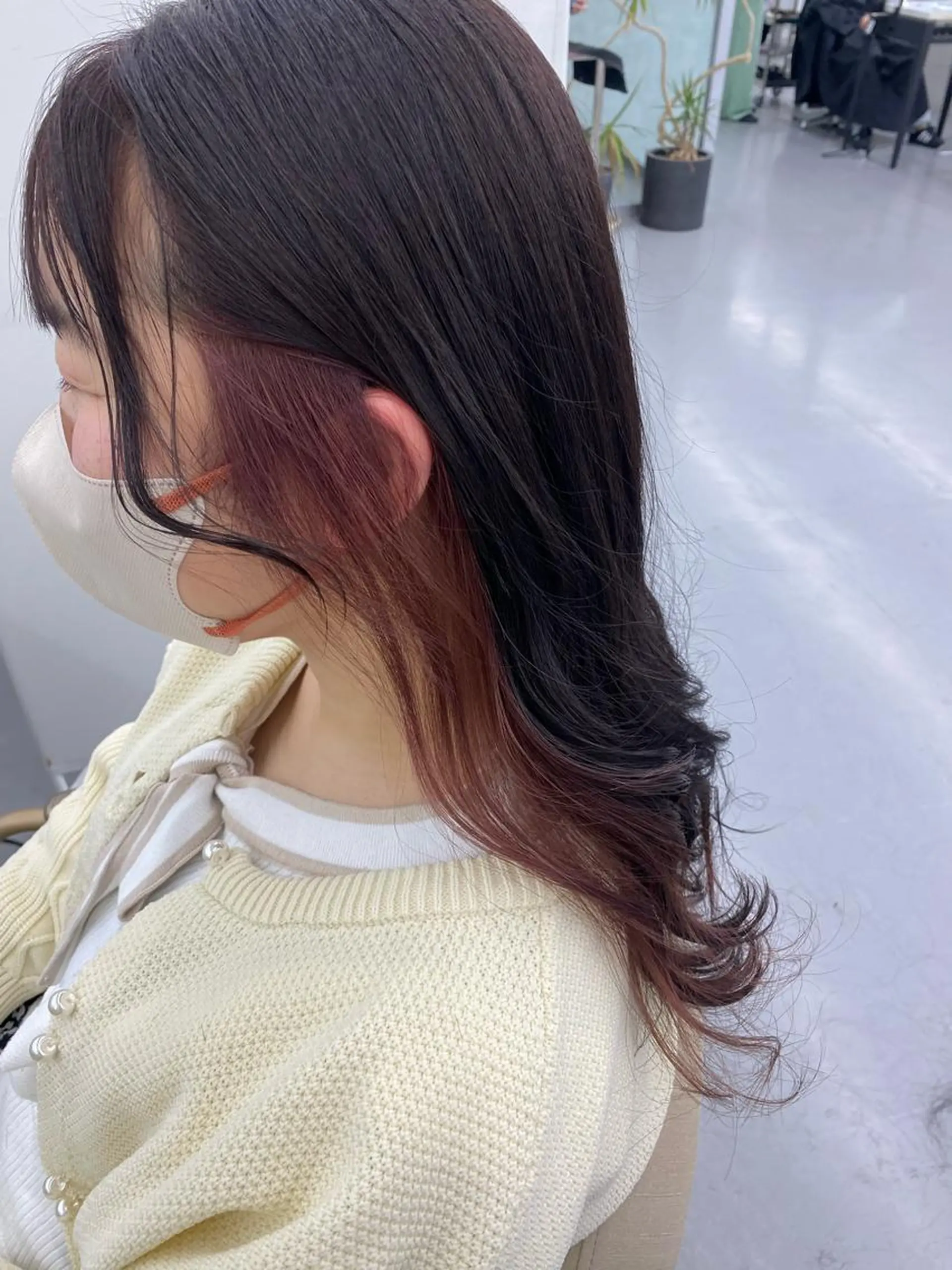 ロング ヘアカラー 丸山 純奈のヘアスタイル