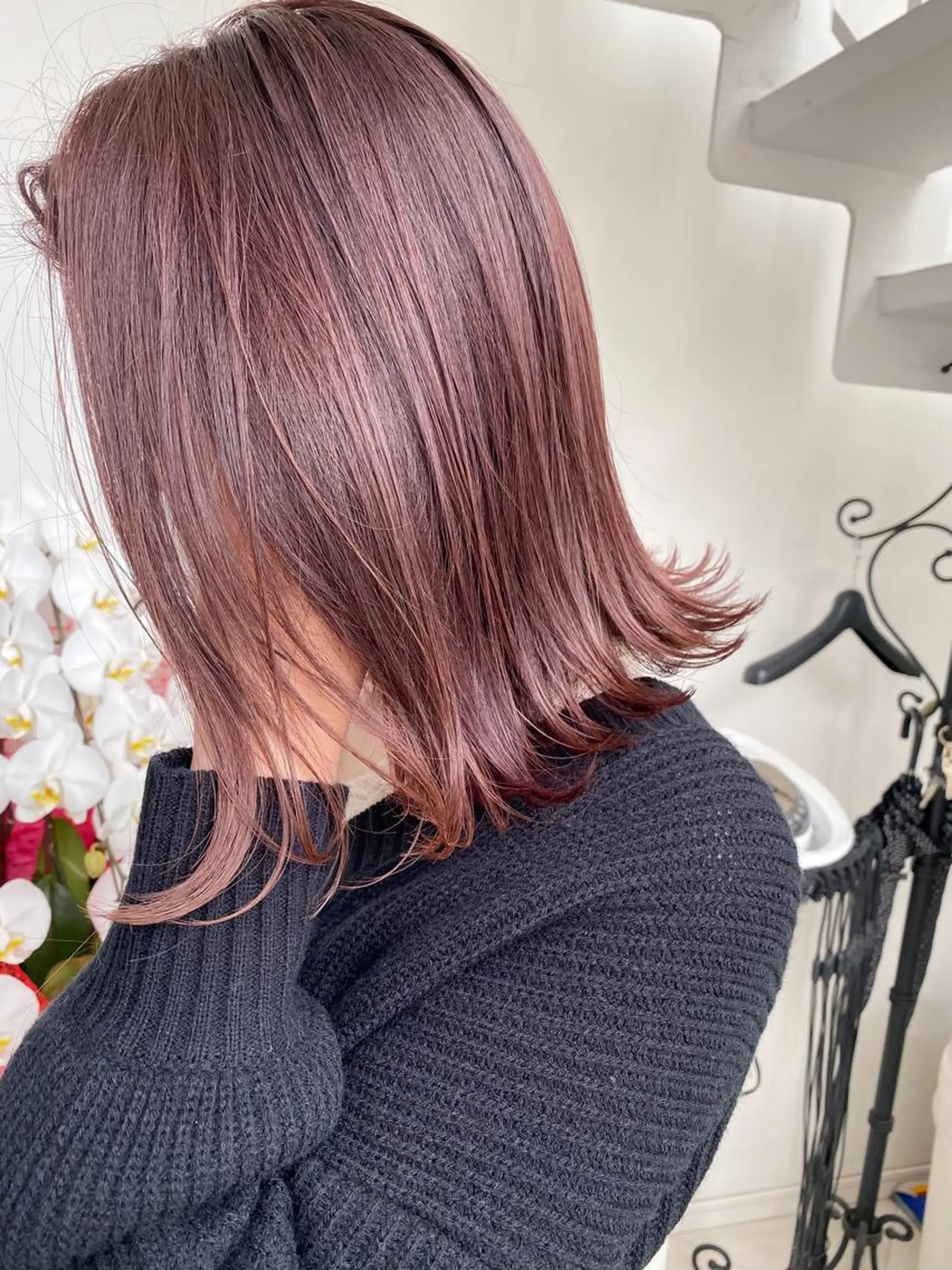 ミディアム 髪質改善カラー× 美髪ストレート前出のヘアスタイル