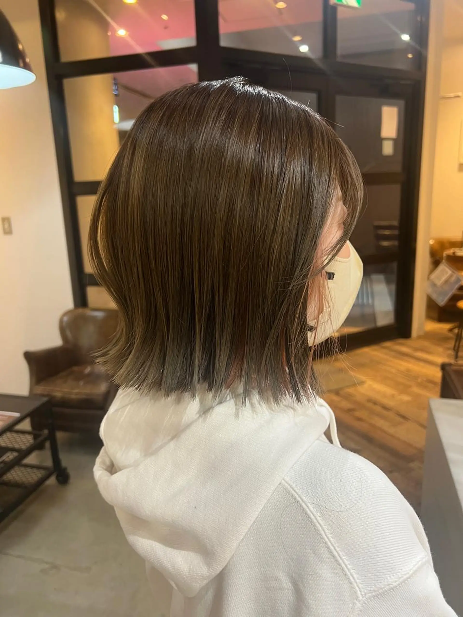 ショート カラー ベージュカラー オリーブベージュ ピンクカラー ボブ 外ハネヘア beleefric 🩵チセのヘアスタイル