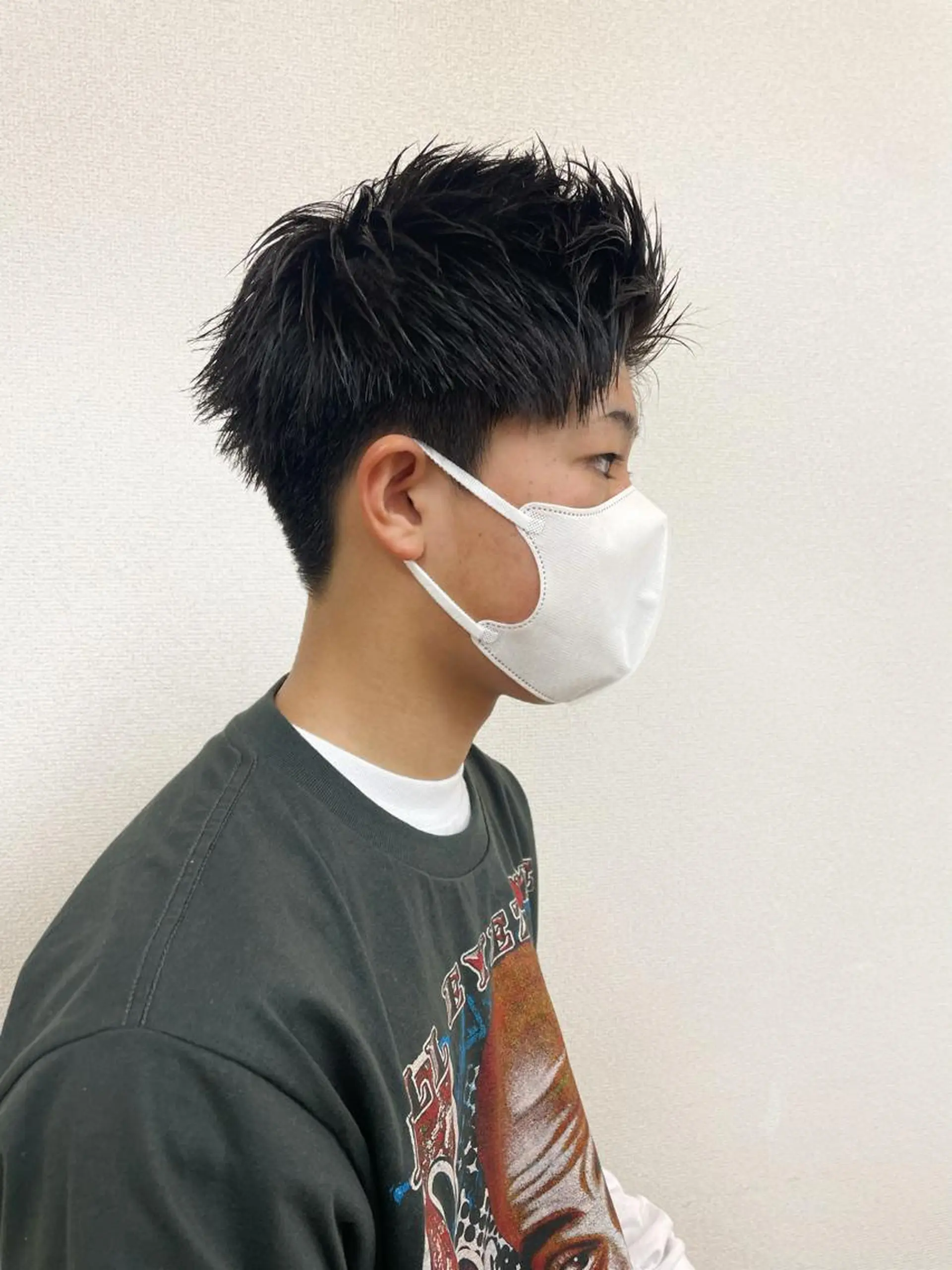 ショート メンズ センターパート カルマパーマ メンズ韓国風 メンズパーマ メンズショート もりたみかこ 美容師お休み中のヘアスタイル
