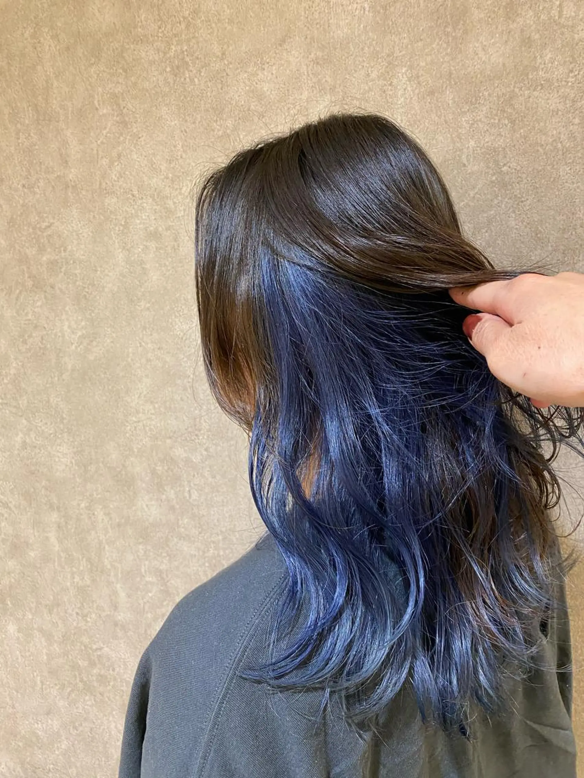 ロング カラー ブルーカラー 🌼Remember MAE🌼のヘアスタイル