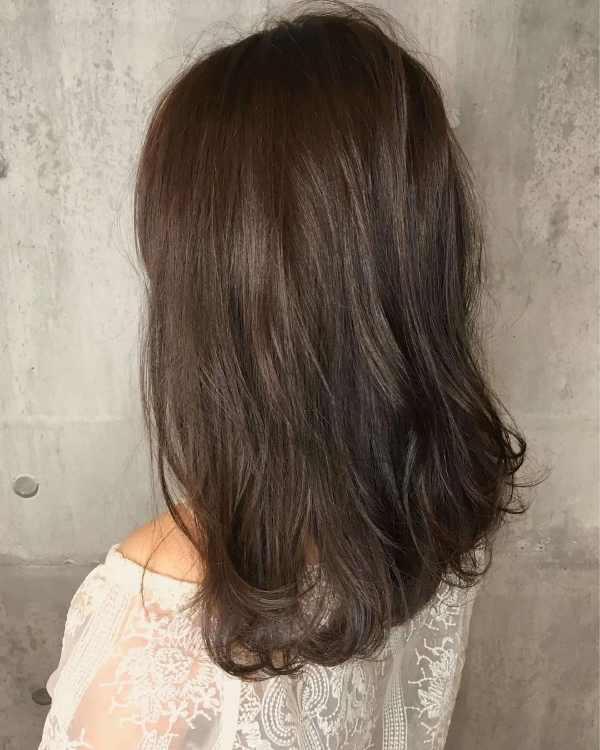 ミディアム カラー オリーブグレー 田室 和幸のヘアスタイル