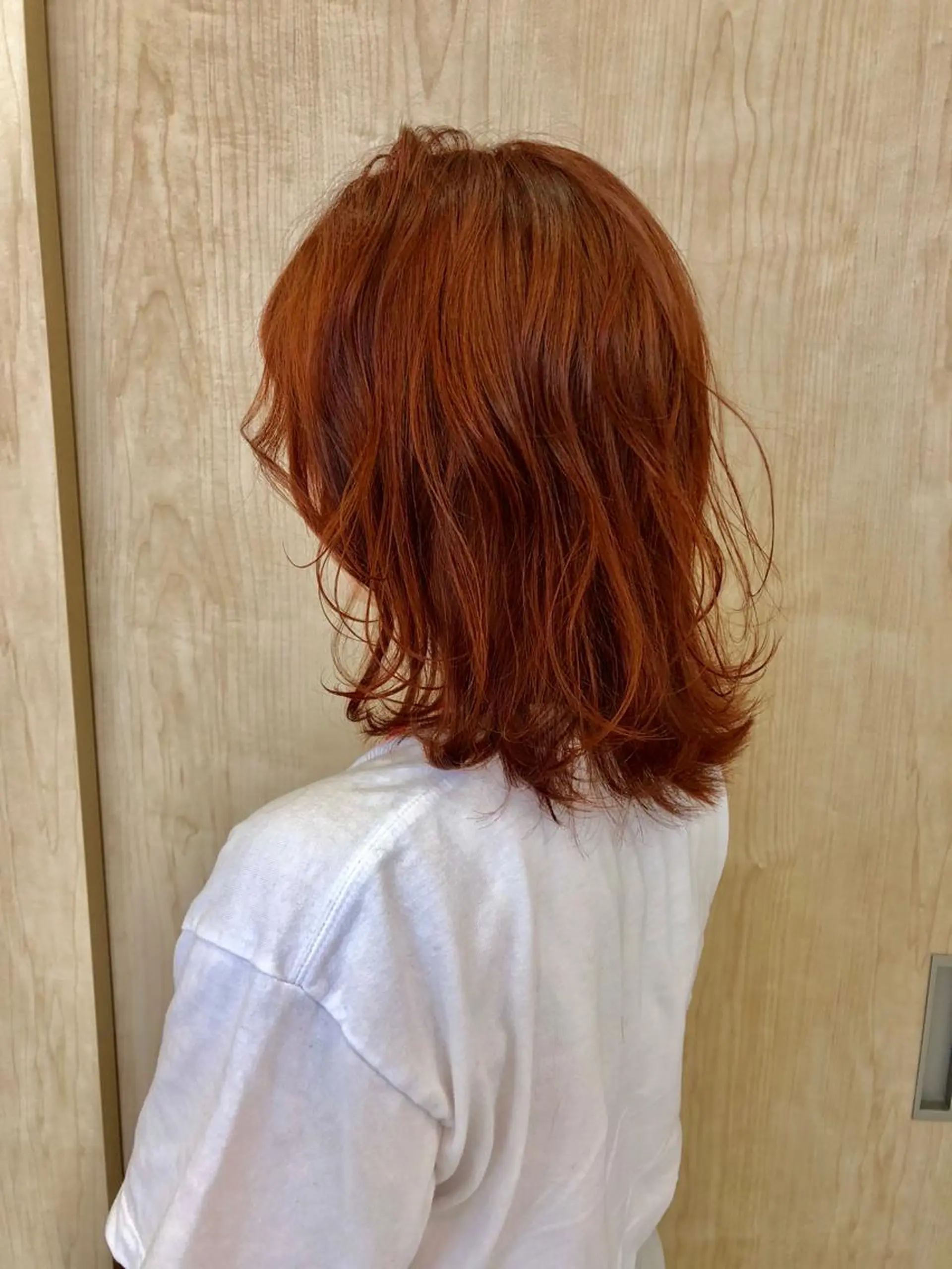 ミディアム カラー オレンジ カット ヘアカラー パーマ 岩田 萌那のヘアスタイル