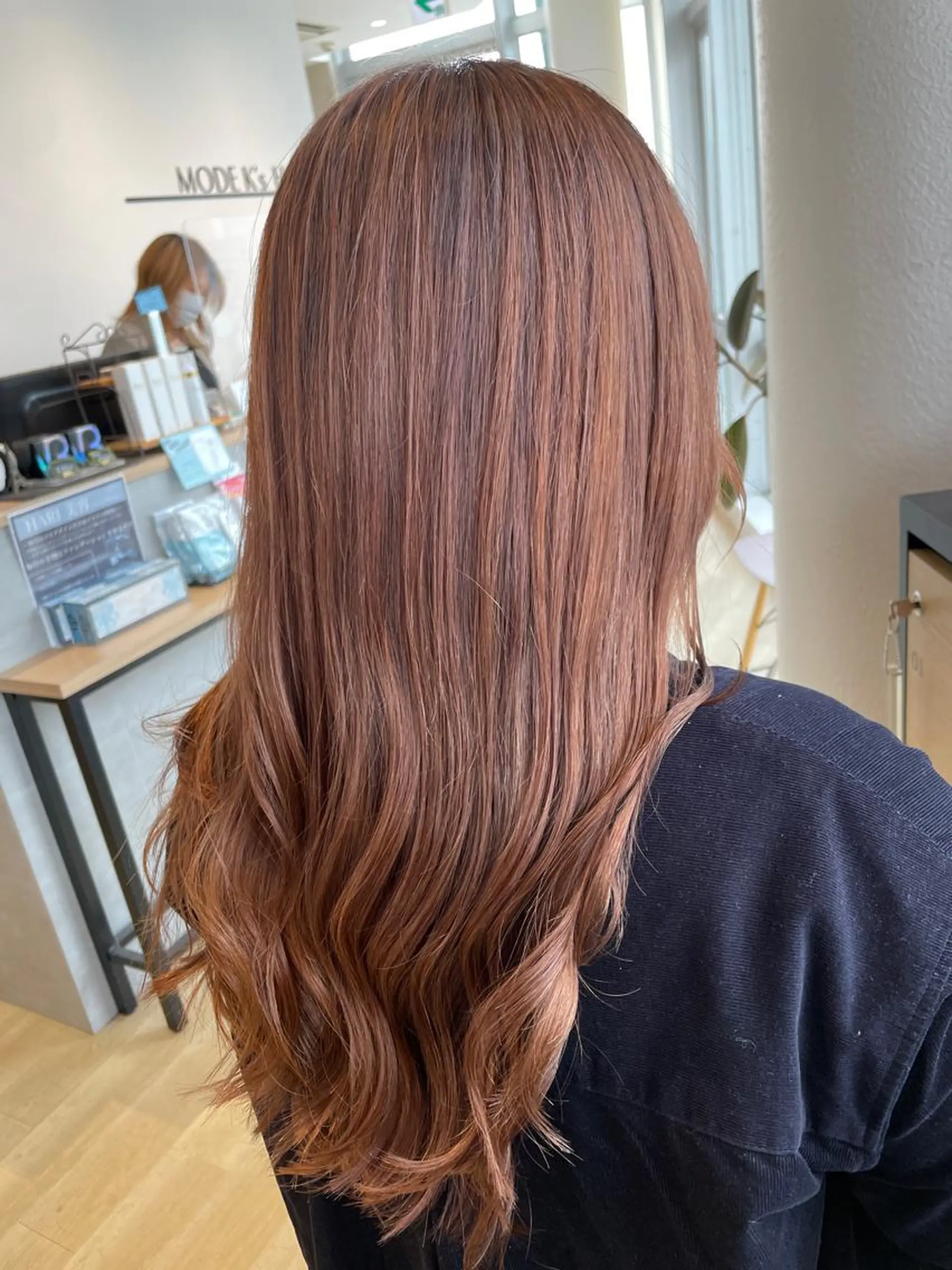 セミロング カラー カット ヘアカラー トリートメント 美髪形成！色素改善！ 秋田　和輝のヘアスタイル