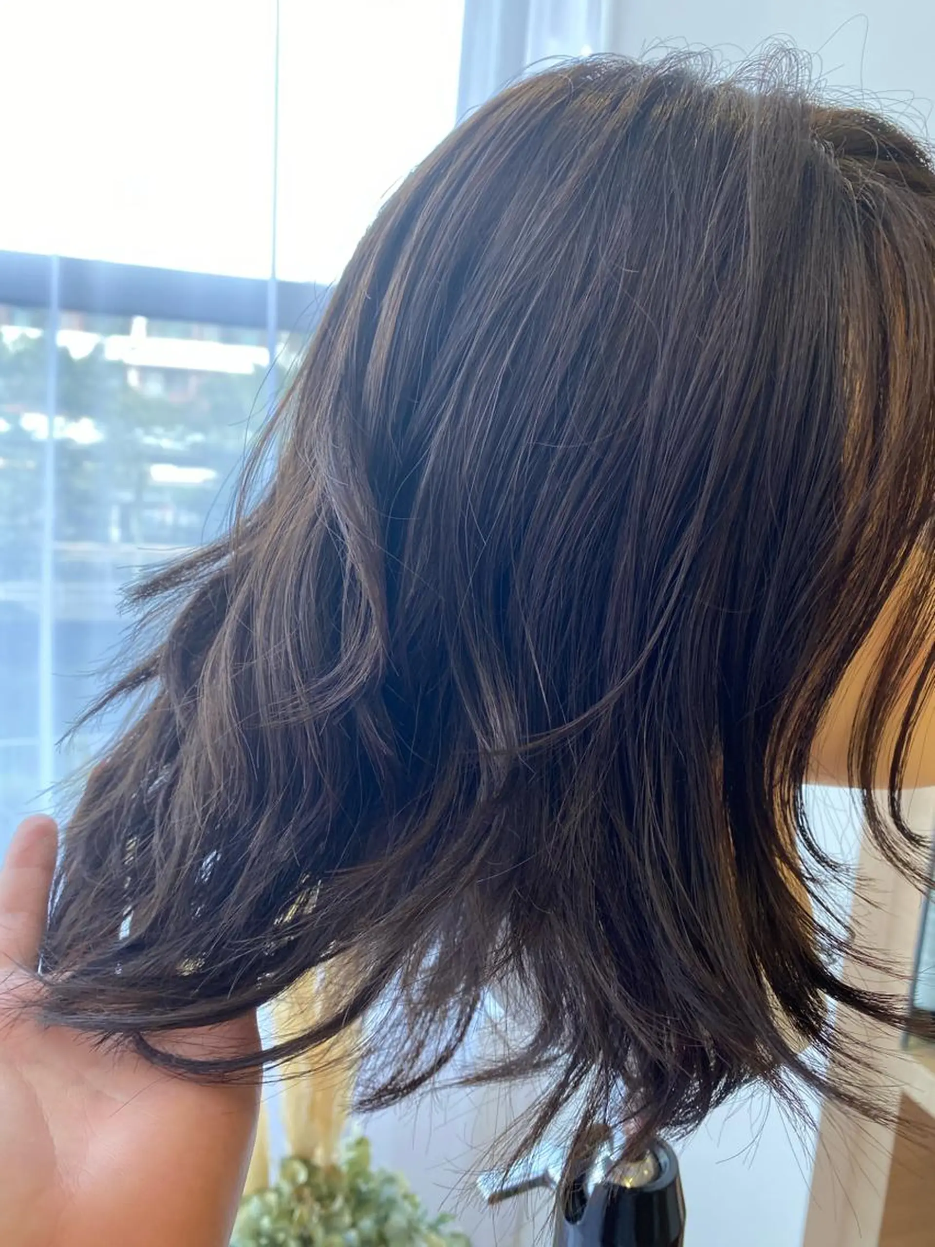 カラー ioe 岡本のヘアスタイル