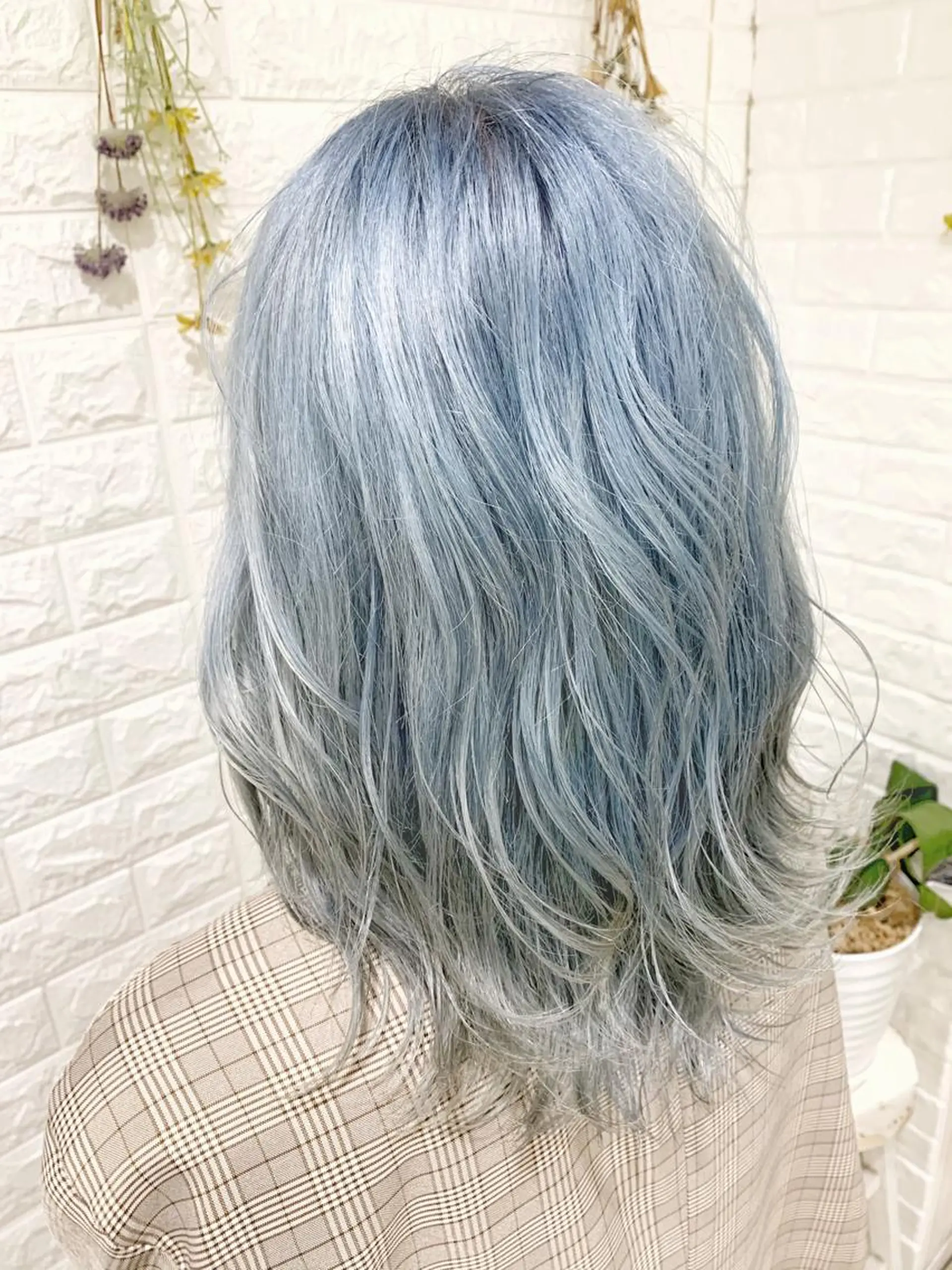 ロング カラー ブリーチ ブルーカラー 韓国風ヘア ヘアカラー トリートメント ハイトーン/ブリーチ 山崎　悠次のヘアスタイル