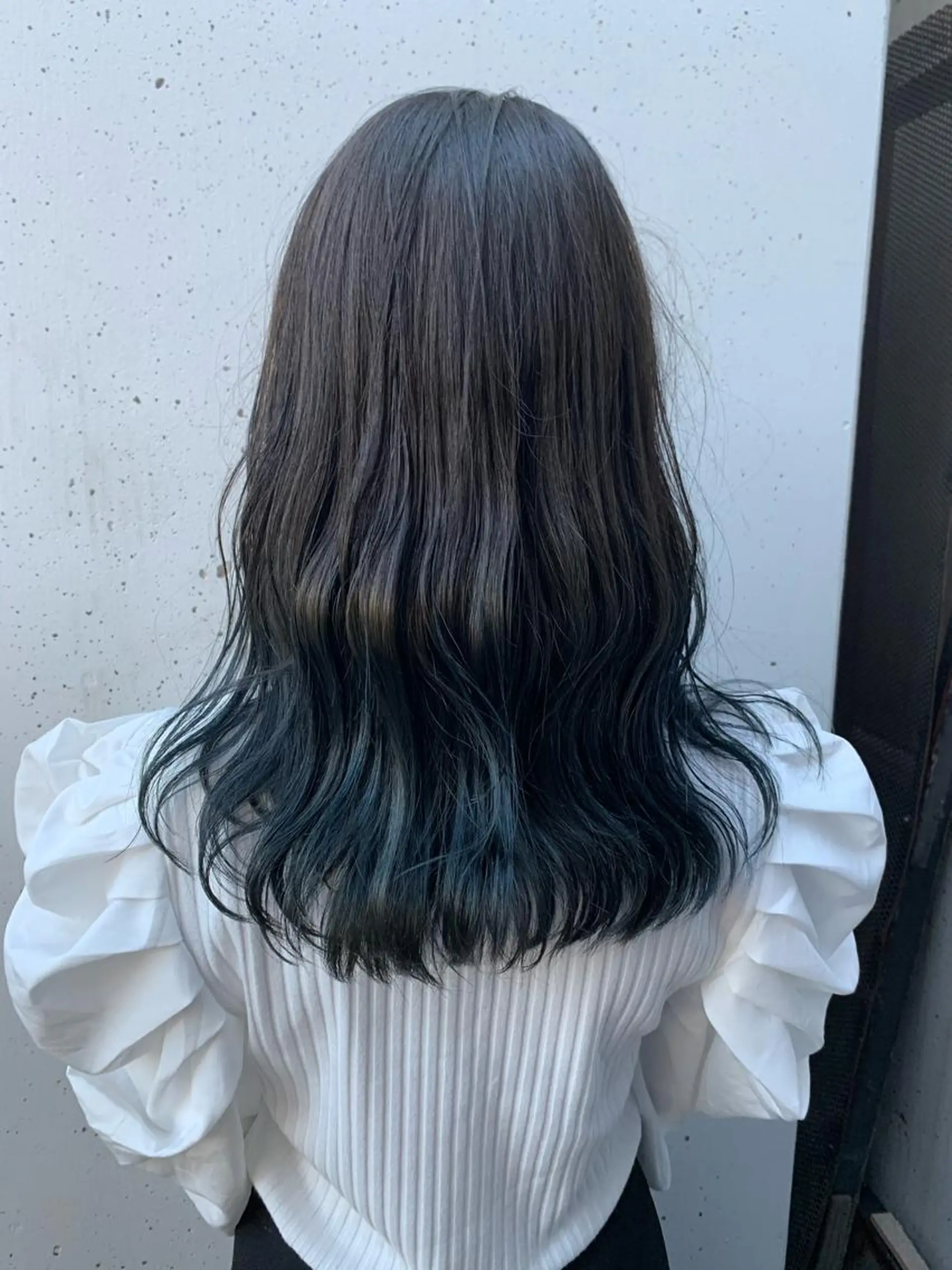セミロング カラー グラデーションカラー ネイビーカラー 似合わせカラー🫶 小川千波のヘアスタイル
