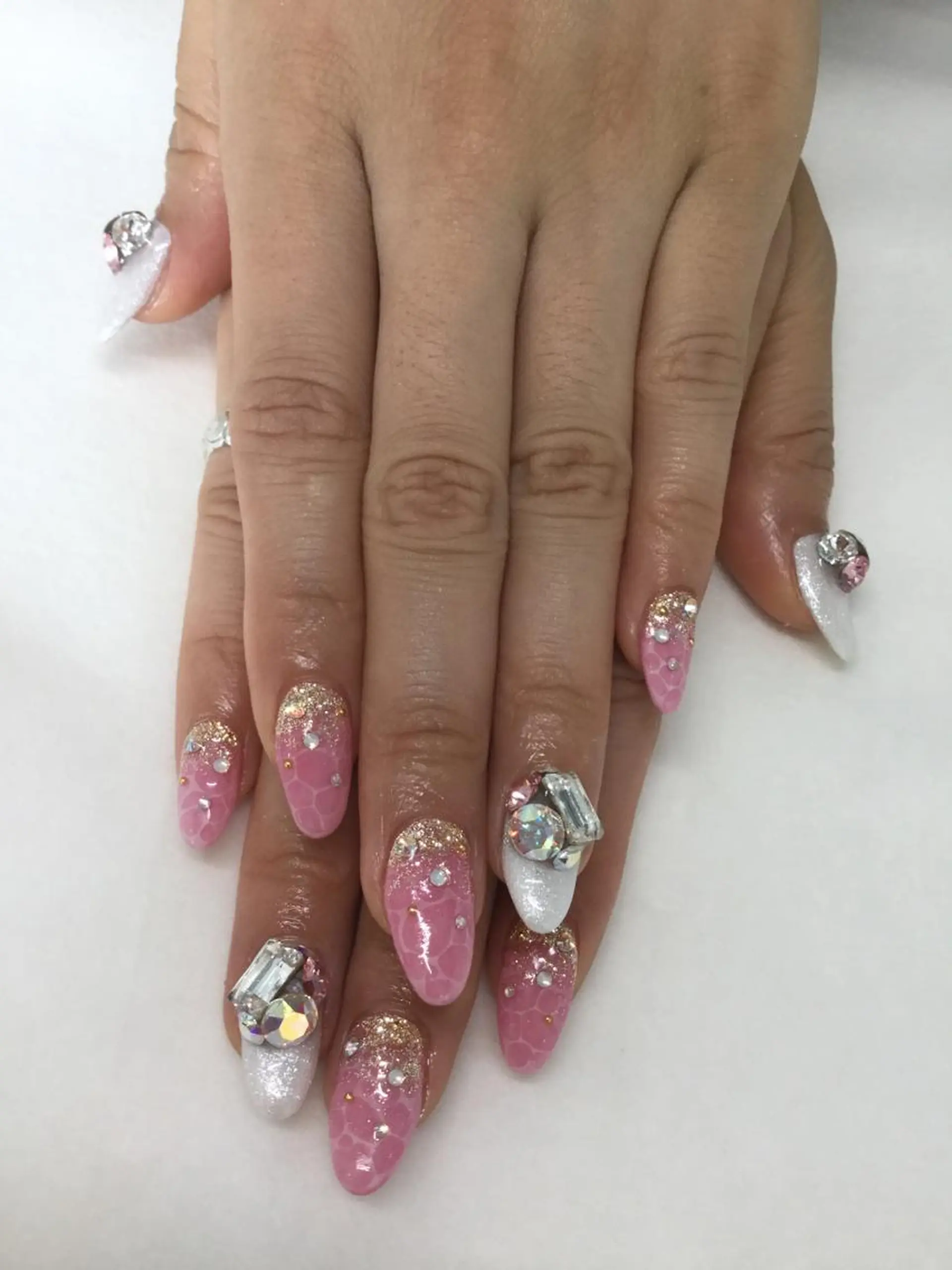 ネイル ハンドネイル 💎🐰 saki. m 🐰💎のネイルデザイン