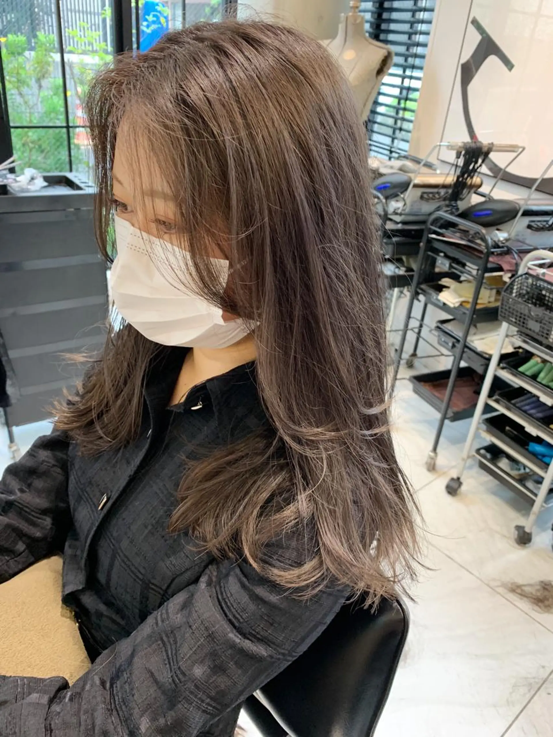 セミロング カラー グレージュ ラベンダーカラー ラベンダーグレージュ ラベンダーグレー チバ タクミのヘアスタイル