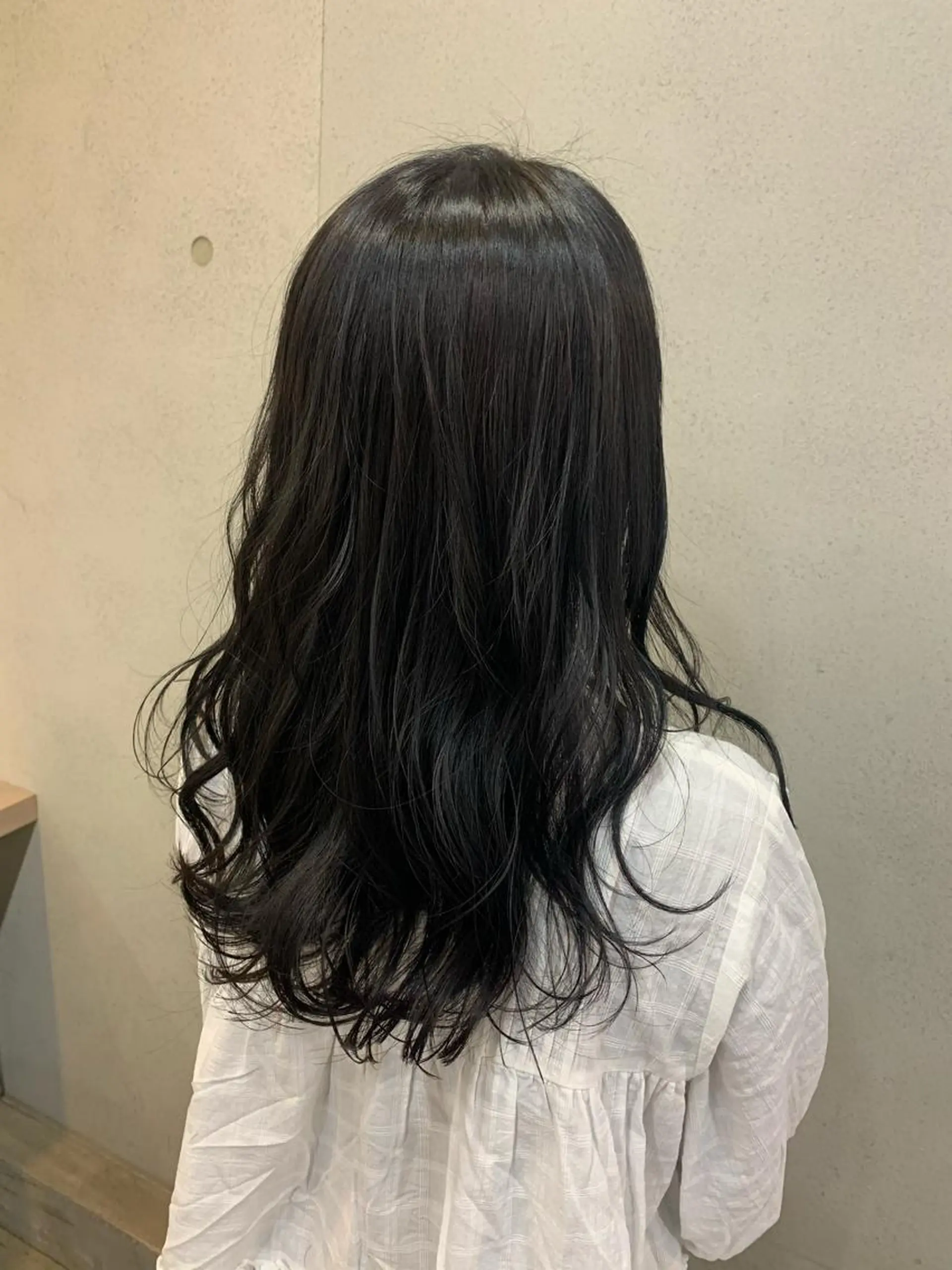 ミディアム アッシュ アッシュグレー アッシュグレージュ おせ ちさとのヘアスタイル