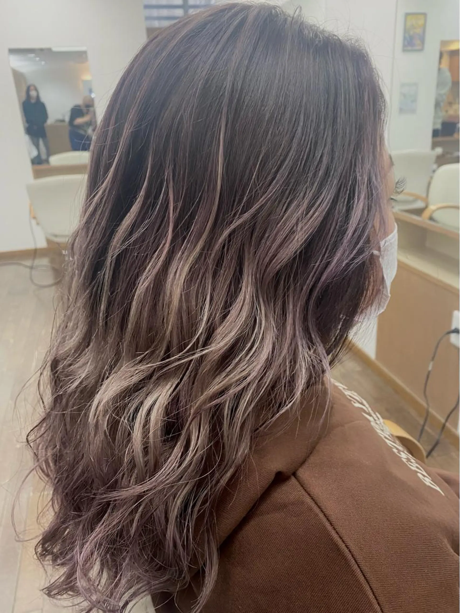 セミロング カラー ambellir 山本伽椰のヘアスタイル