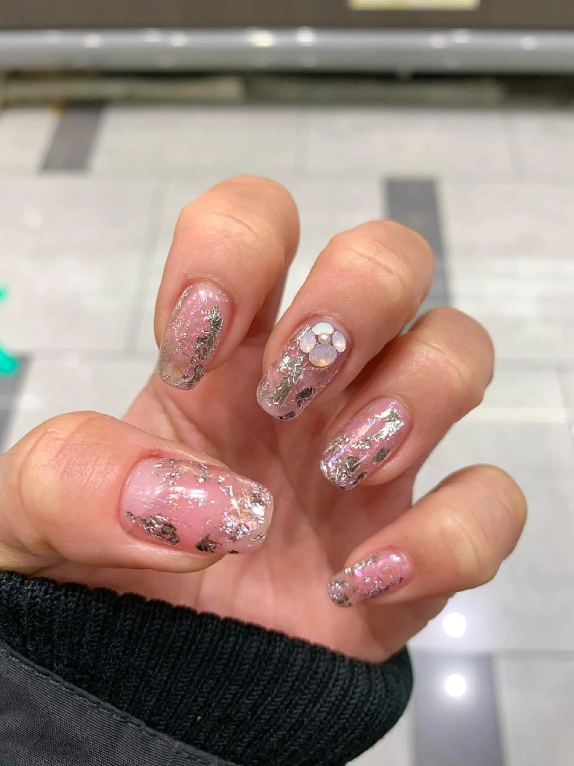 ネイル ストーンネイル ハンドネイル 手塚 里奈のネイルデザイン