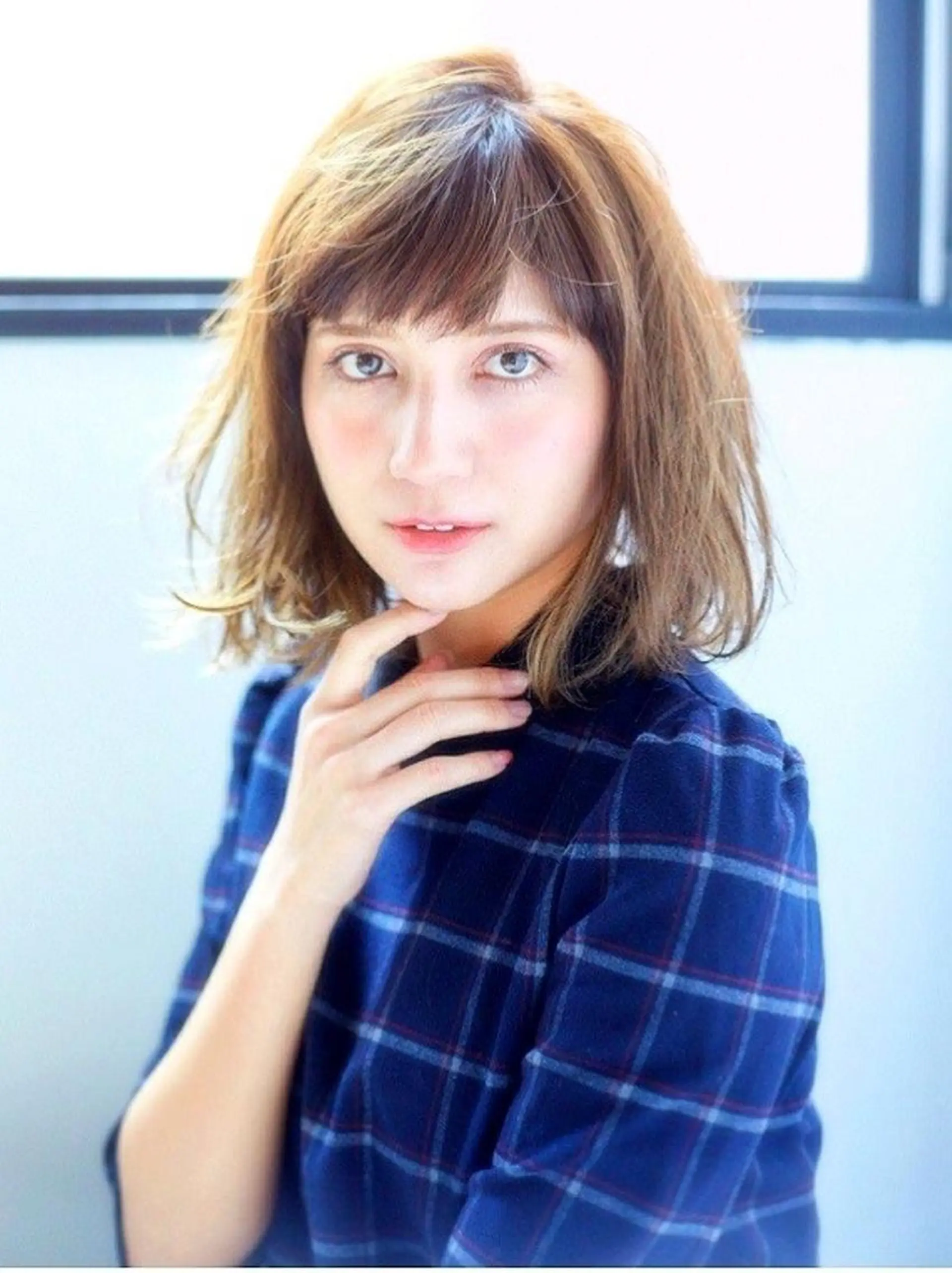 ミディアム カラー パーマ ブルーカラー ブルージュ 透明感カラー グレージュ Memoriese 表参道のヘアスタイル