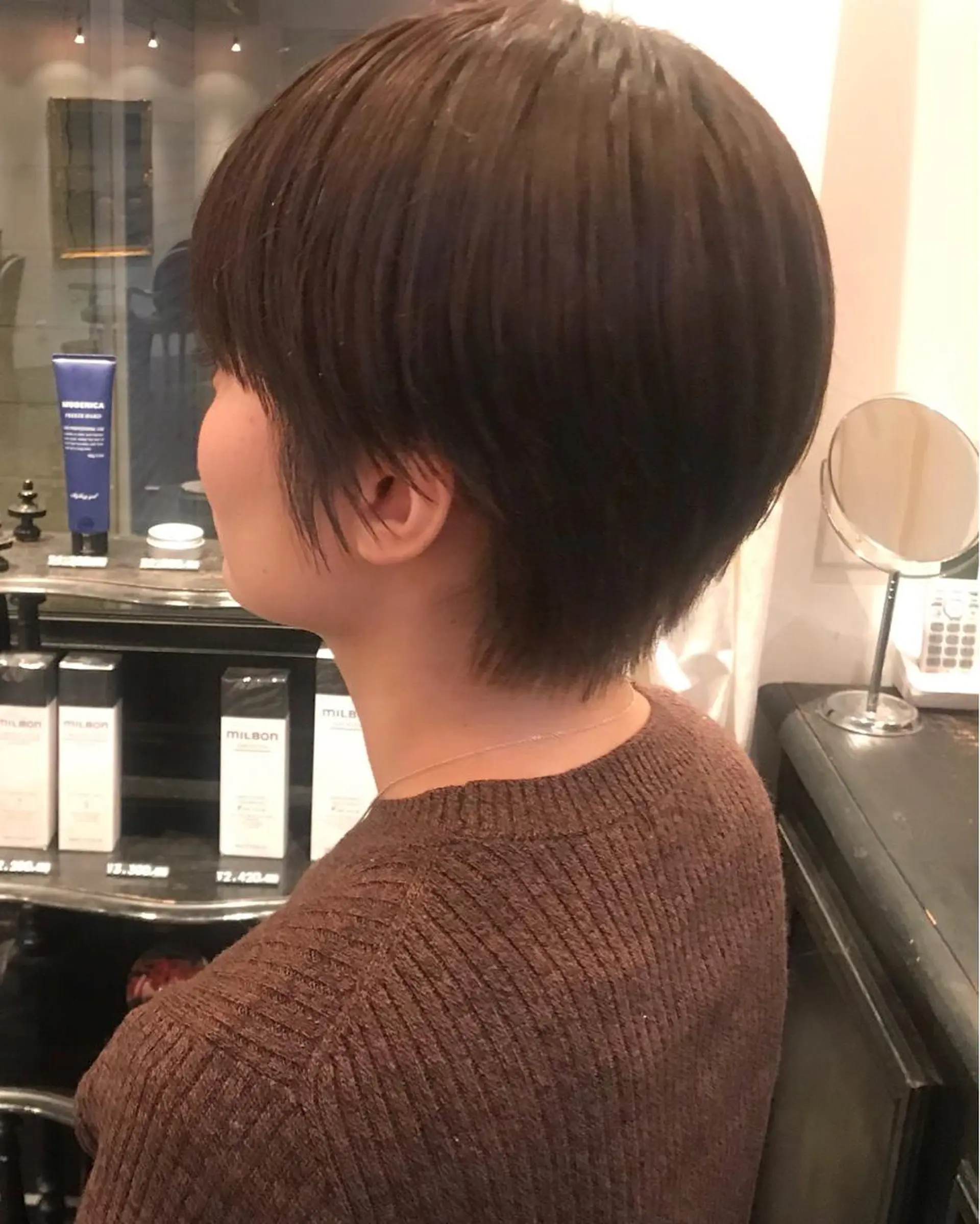 ショート tonari 梅田、中崎町のヘアスタイル