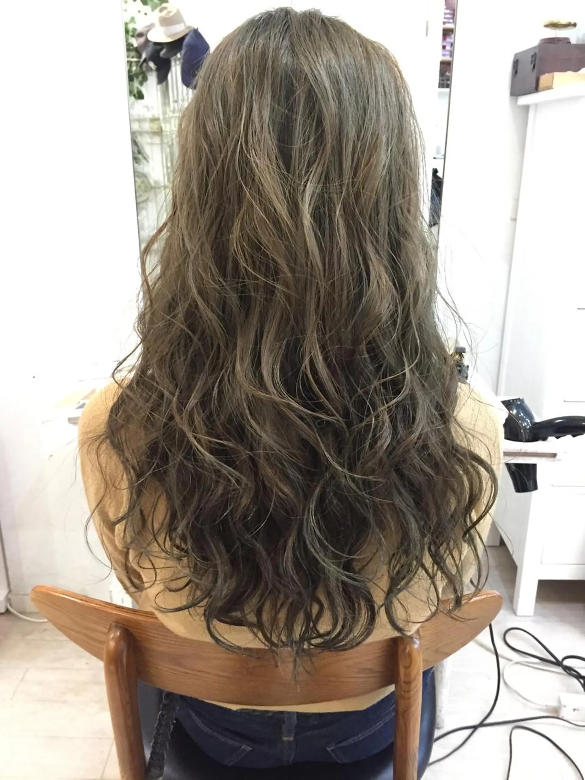 ショート ミディアム セミロング ロング カラー グレージュ オリーブグレージュ オリーブグレー LIBERTY所属・【代表】田川 祐也のヘアスタイル