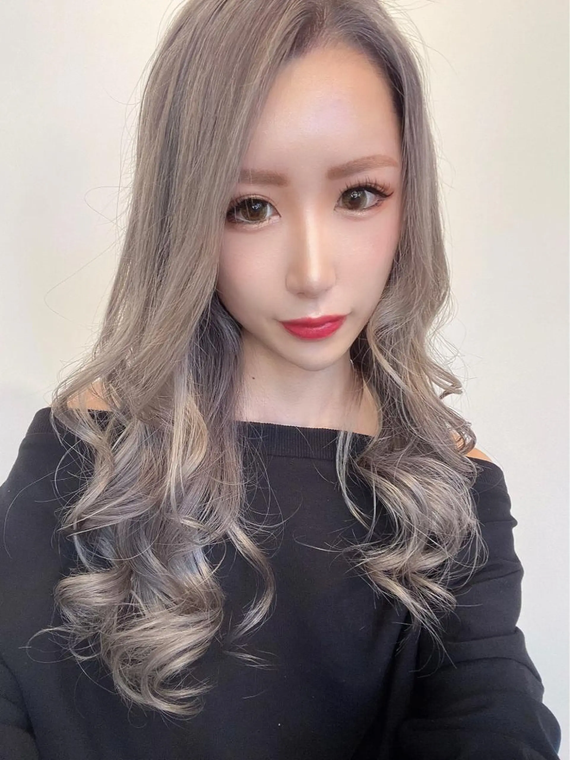 ミディアム カラー シールエクステ バレイヤージュ ブリーチ ケアブリーチ ダブルカラー ヘアカラー 新越谷 西口徒歩1分 寒色カラー 日和佐のヘアスタイル