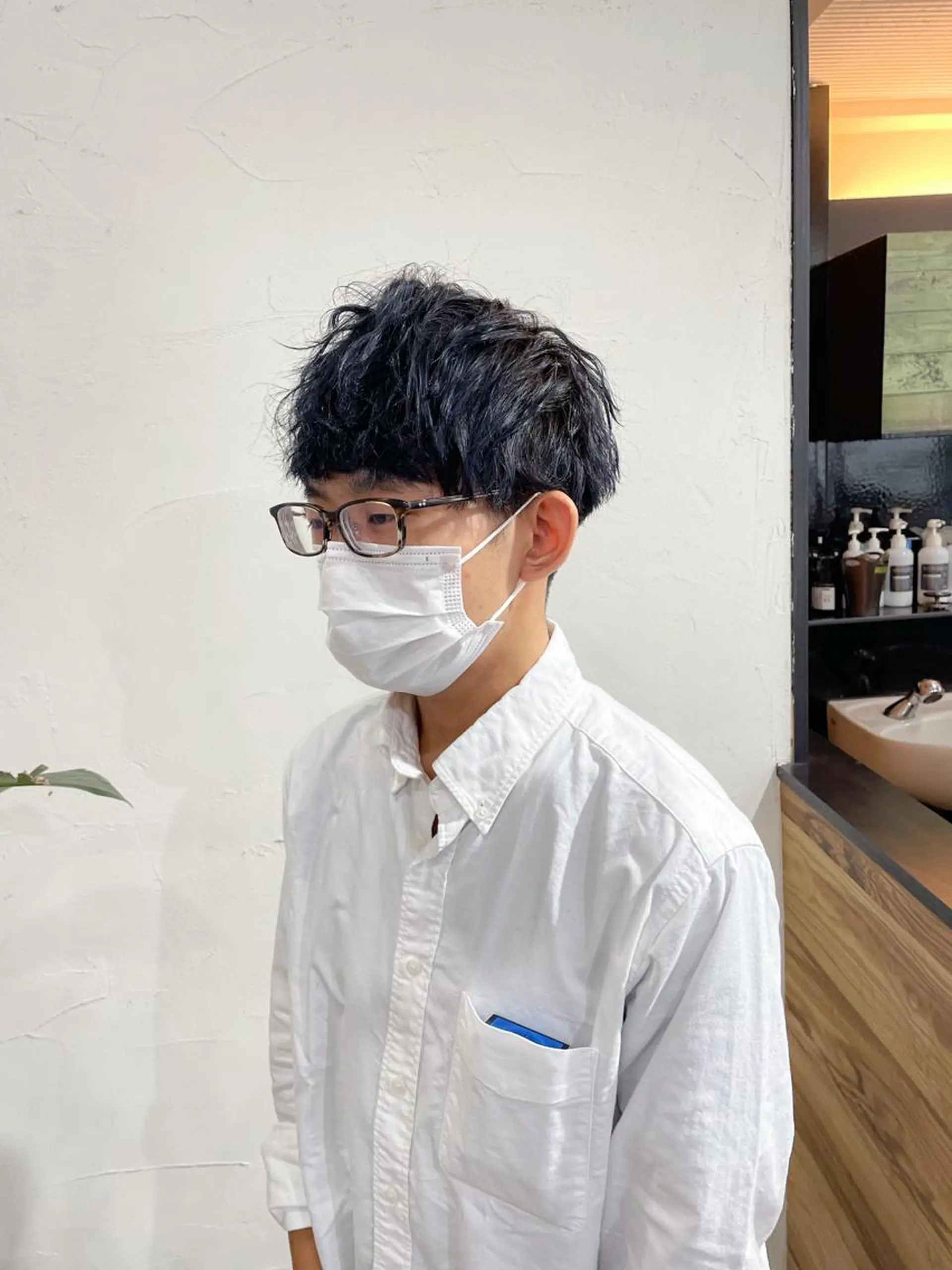 ショート カラー メンズ メンズブリーチ マッシュ ツーブロック 刈り上げ 黒髪 かんばら りょーいのヘアスタイル