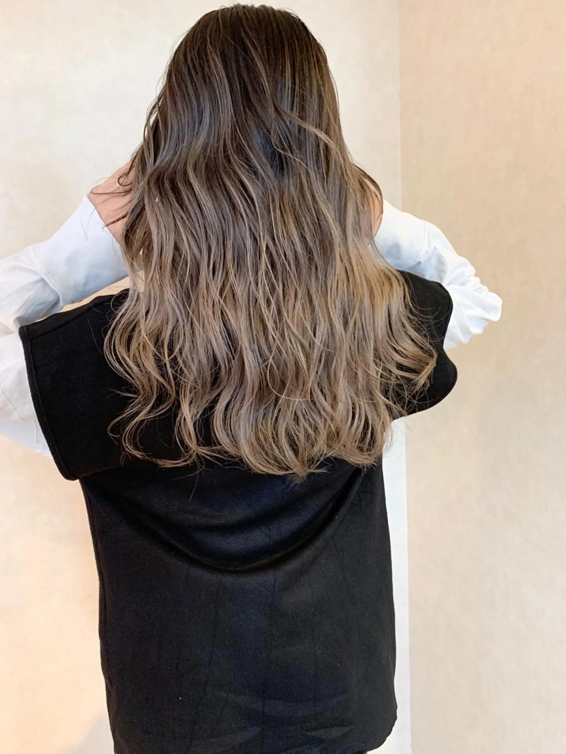 ロング レイヤーカット Lit所属・Lit.豊橋 夏目のヘアスタイル