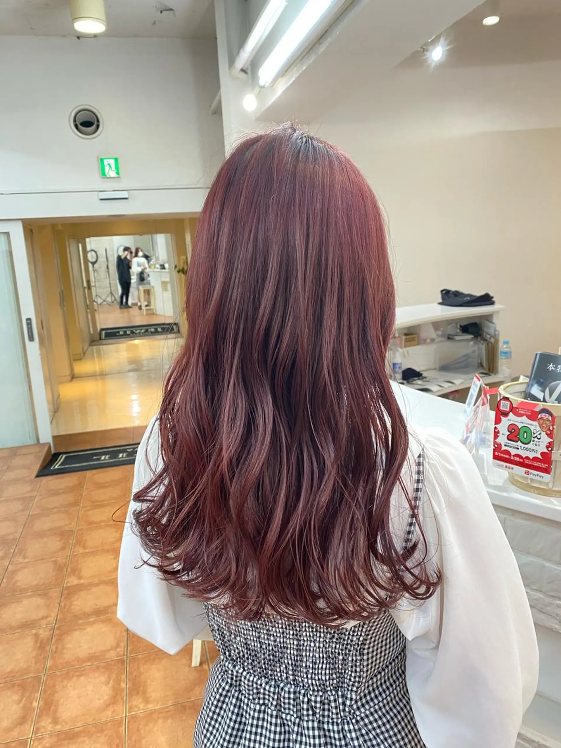 セミロング ショート/レイヤー カット/服部タカノリのヘアスタイル