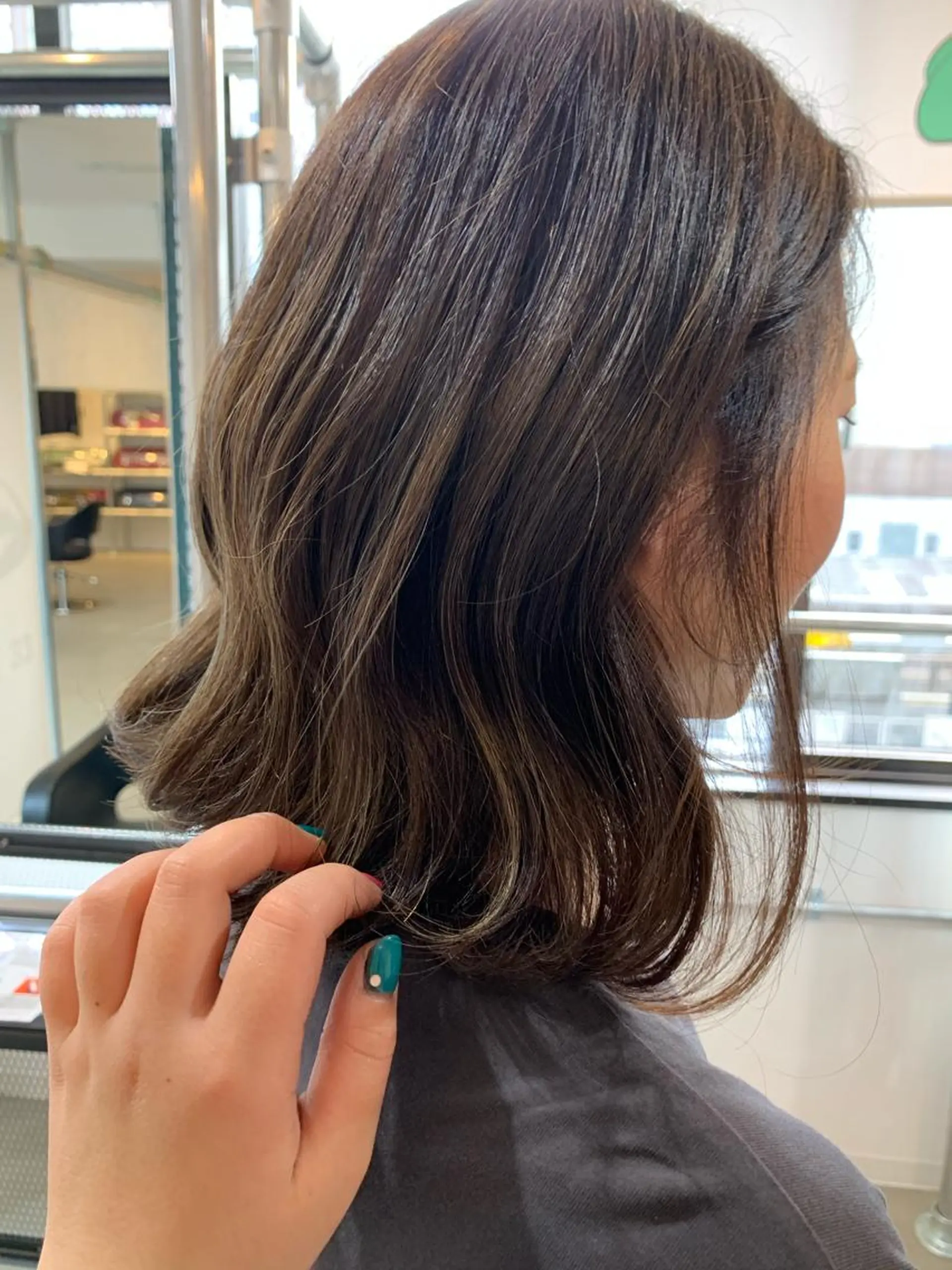 ミディアム ハイライト 安原 亜弥🕊🕊のマツエク・マツパデザイン