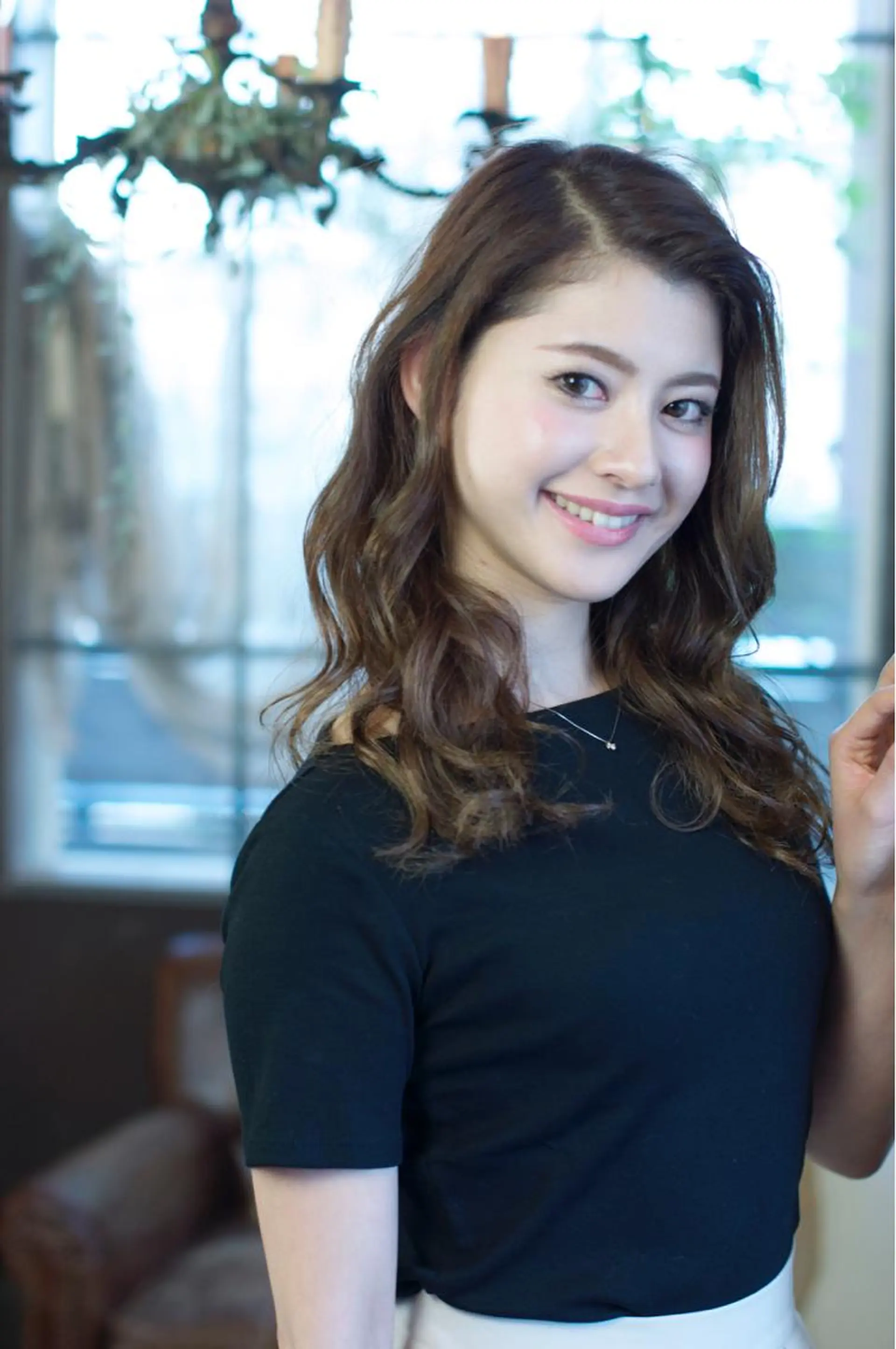 セミロング Euphoria 【ユーフォリア】のヘアスタイル