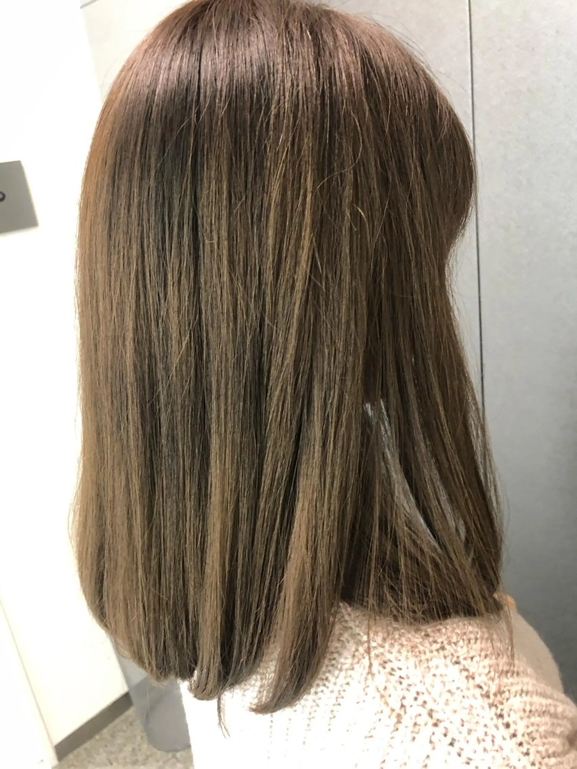 ミディアム カラー ベージュカラー オリーブベージュ BRIDGE あきらのヘアスタイル