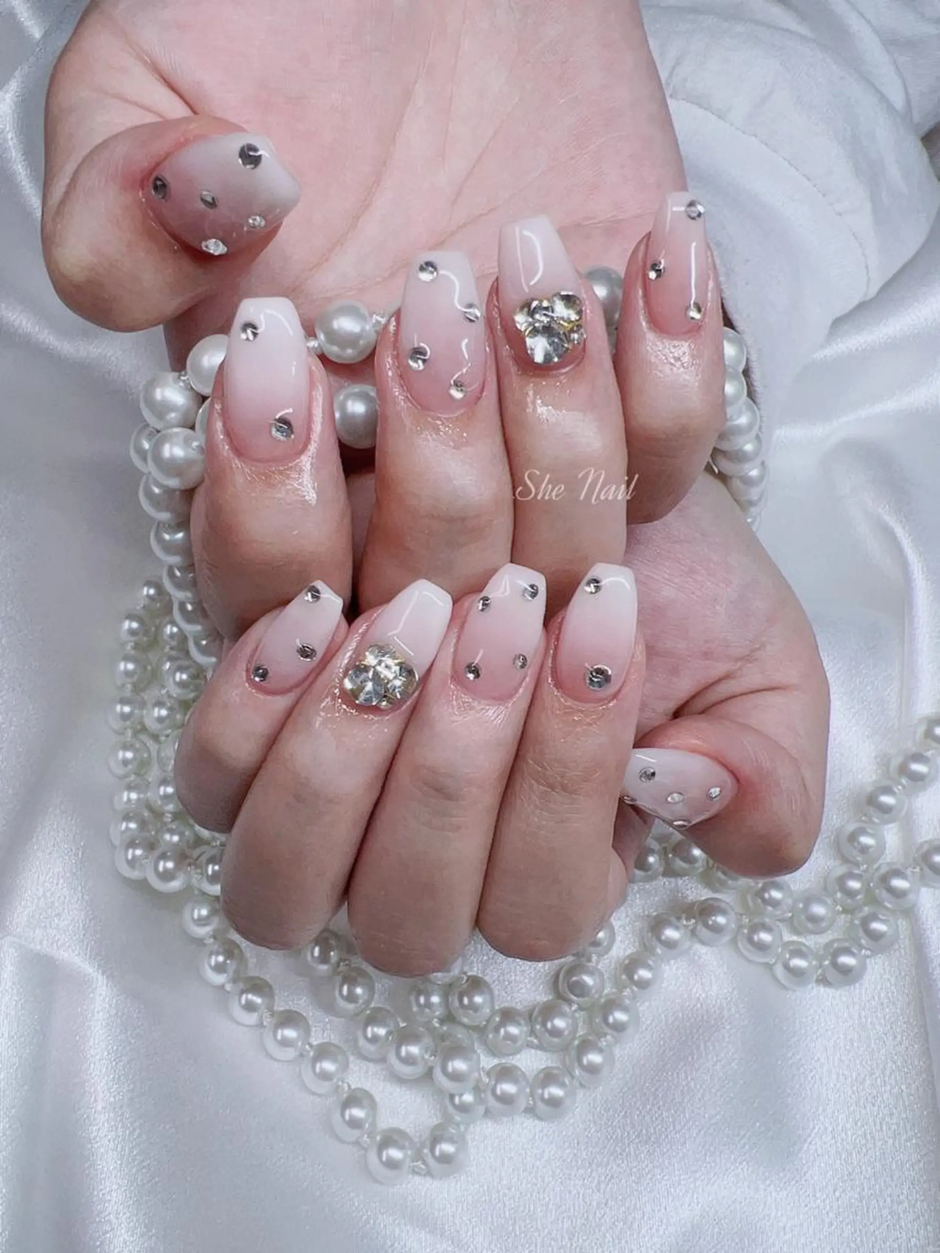 ネイル チークネイル 長さ出し グラデーション マグネットネイル 持ち込み ハンドネイル She   Nail所属・ISA_ BELLAのネイルデザイン