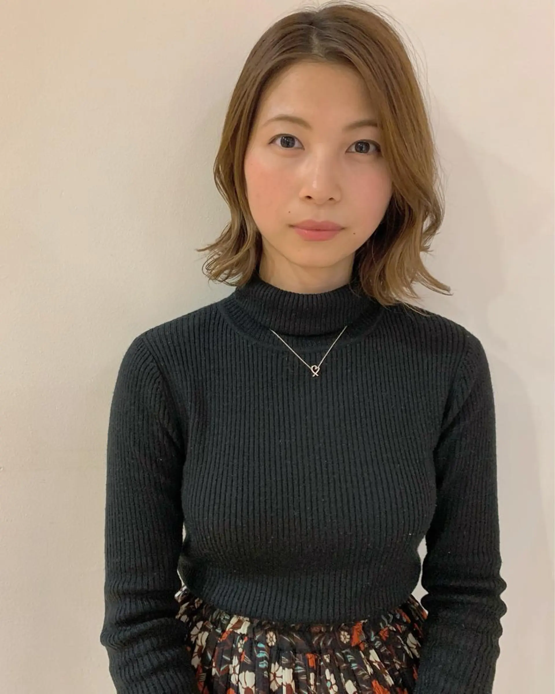 ミディアム ボブ 菅原リキヤ くびれレイヤーヘアのヘアスタイル