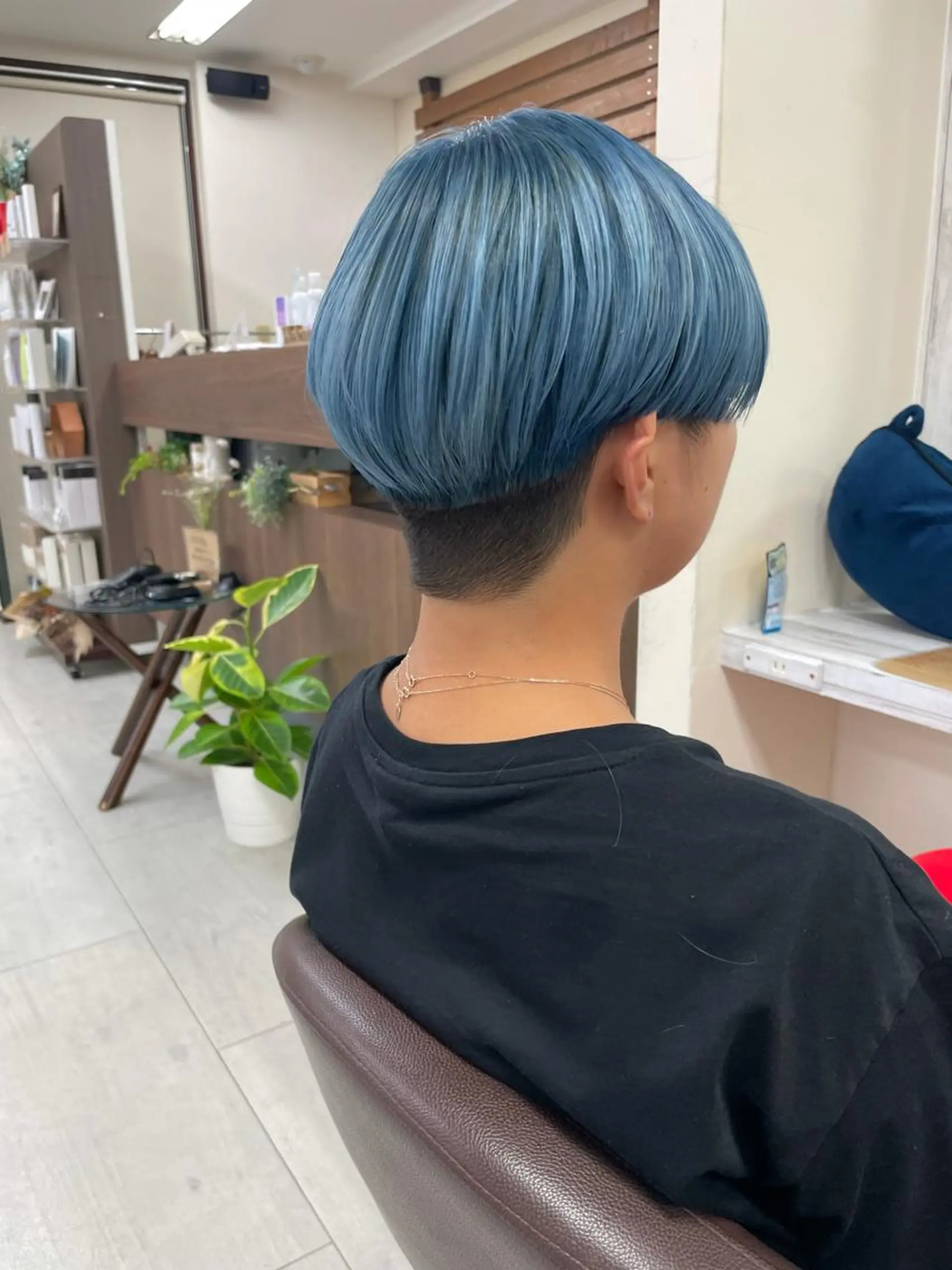 ショート カラー ブルーカラー ヘアカラー カラー職人/上川原 雄飛のヘアスタイル