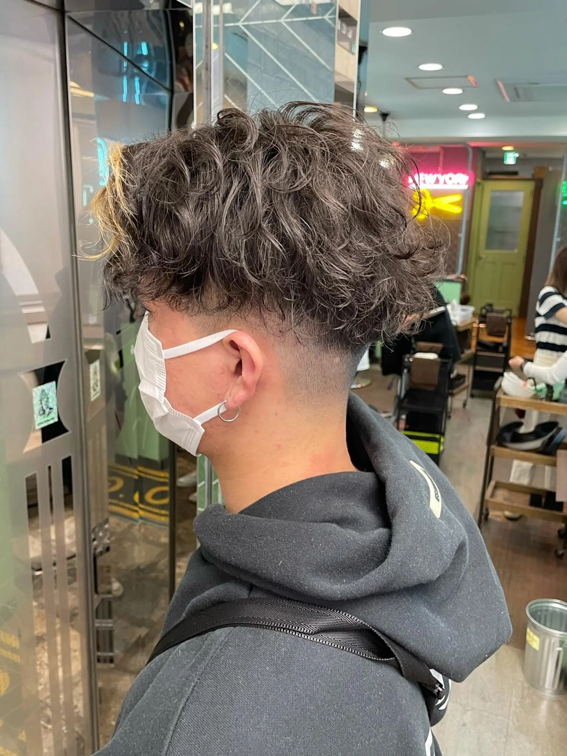 パーマ メンズ センターパート メンズパーマ スパイラルパーマ Le'a所属・渋谷/フェード/ 國分 翔のヘアスタイル