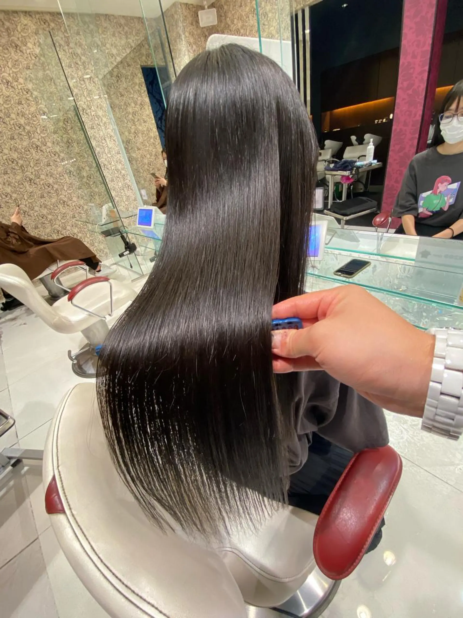 ロング ムトウセイマ/ 縮毛矯正/ブリーチのヘアスタイル