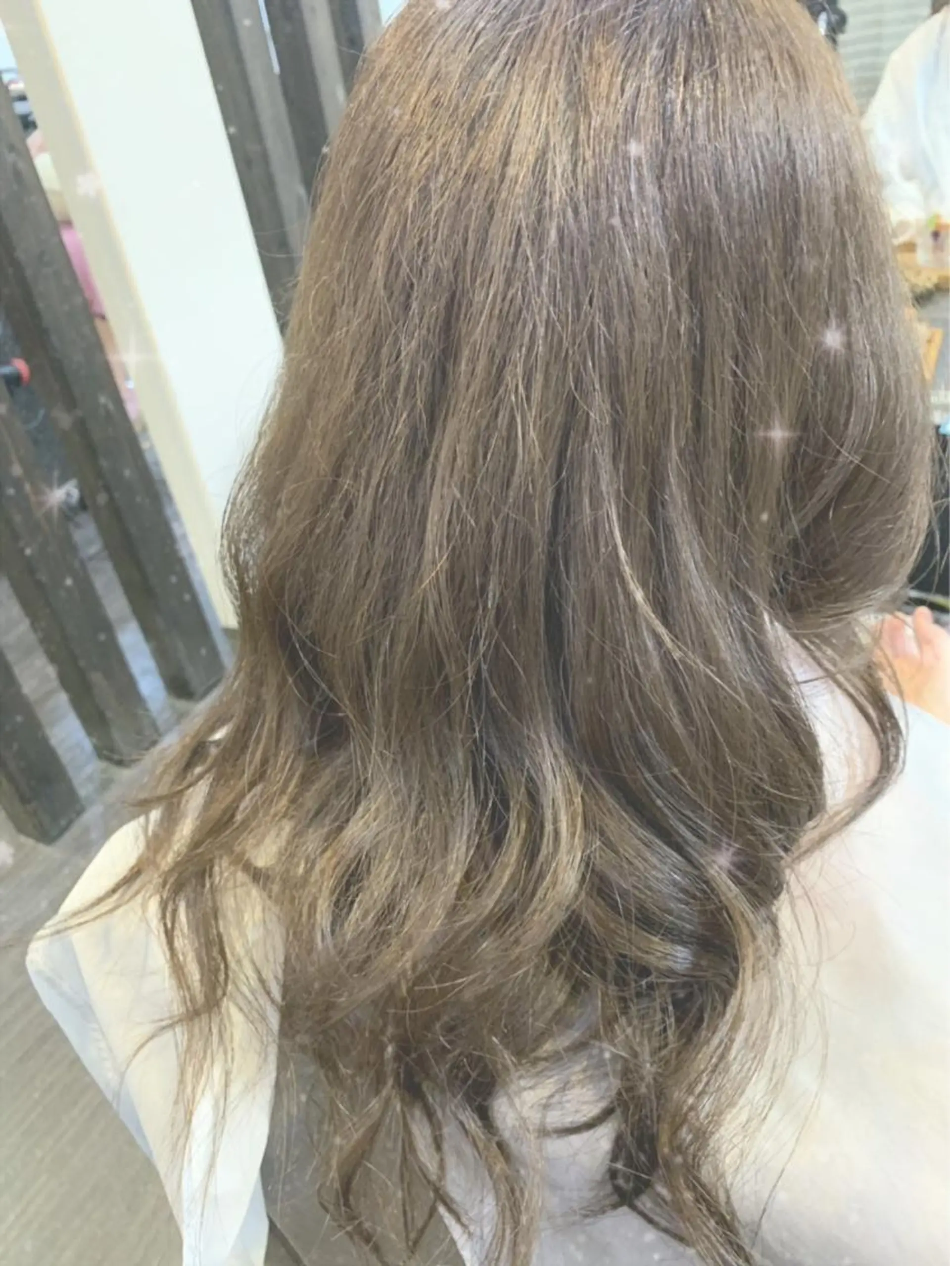 セミロング カラー 中本 愛理のヘアスタイル