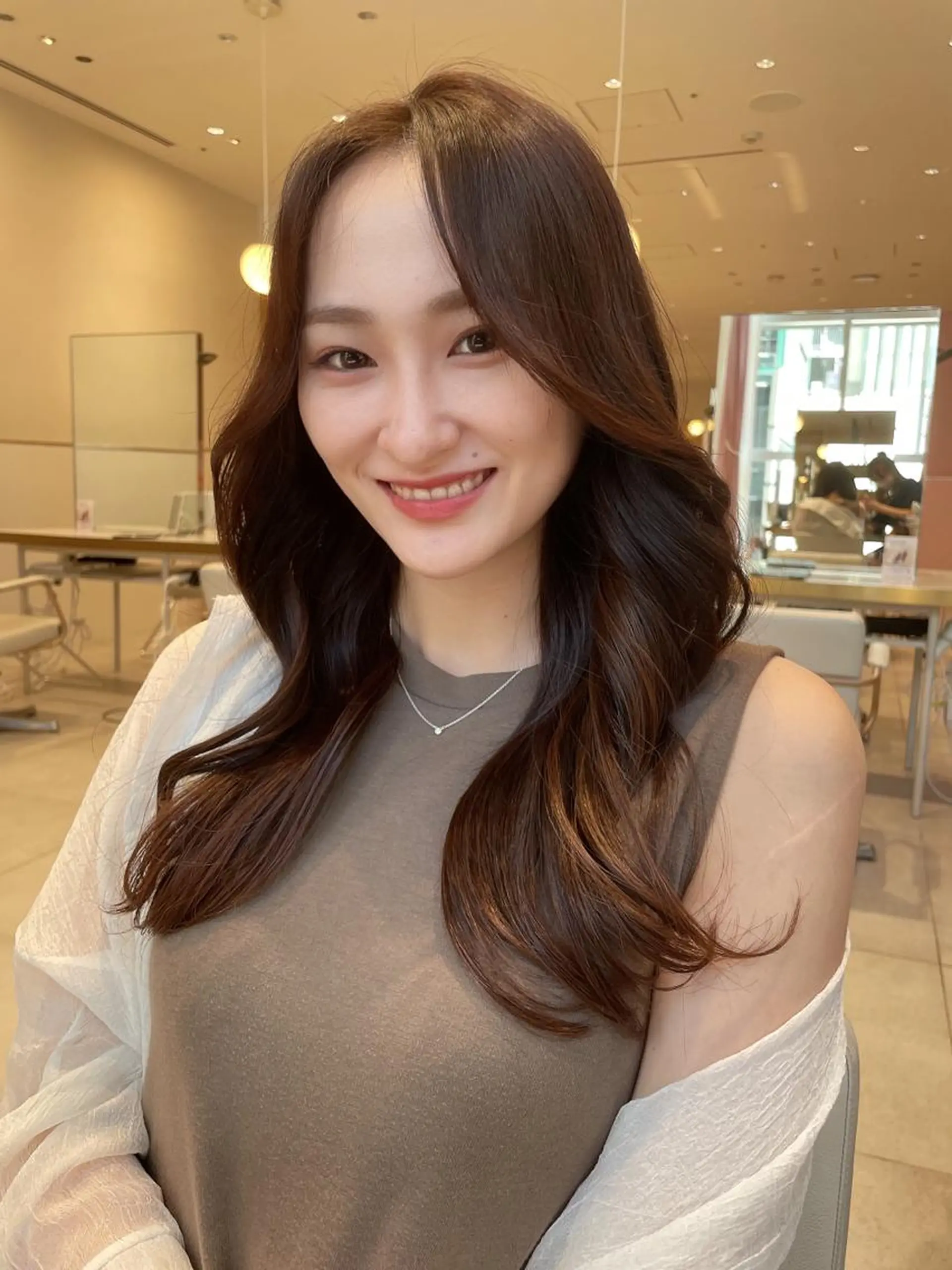 ロング カラー 🤎小顔レイヤー /ベージュ🤎友香のヘアスタイル