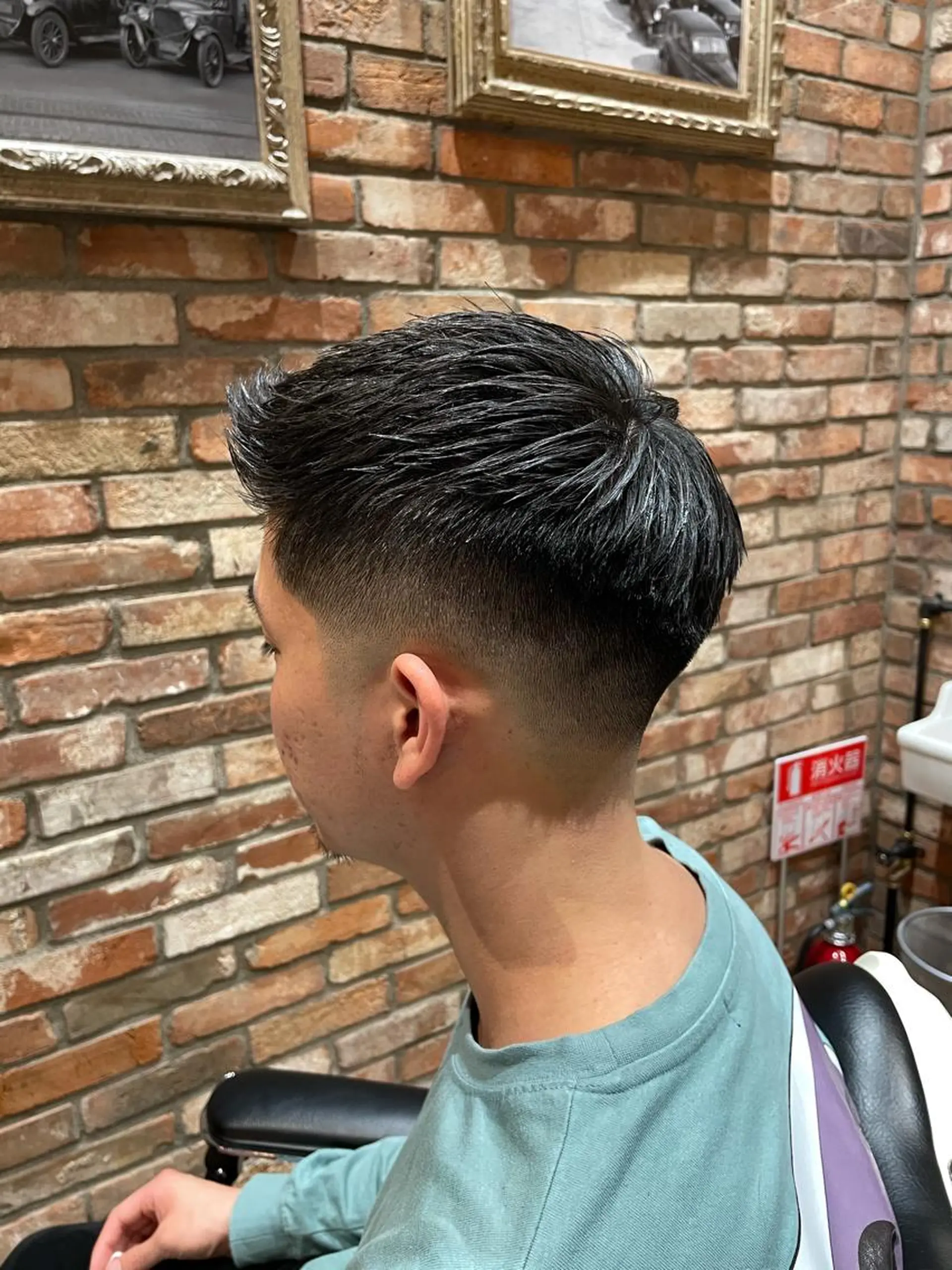 ショート メンズ フェードカット スキンフェード カット指名No1漆原 聡のヘアスタイル