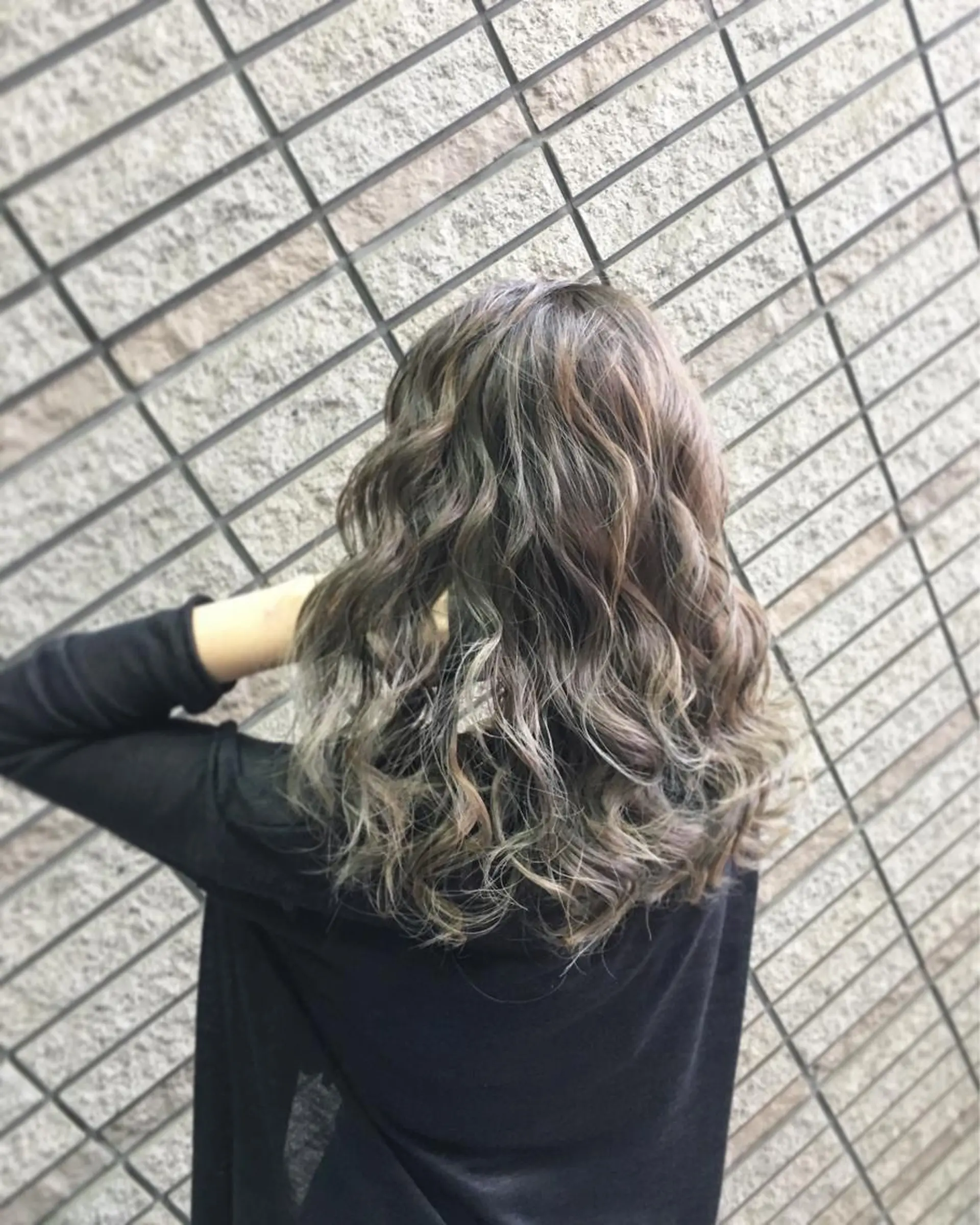セミロング カラー バレイヤージュ グレージュ レイヤーカット カット ヘアカラー N° jillva ♦️川端裕司♦️のヘアスタイル