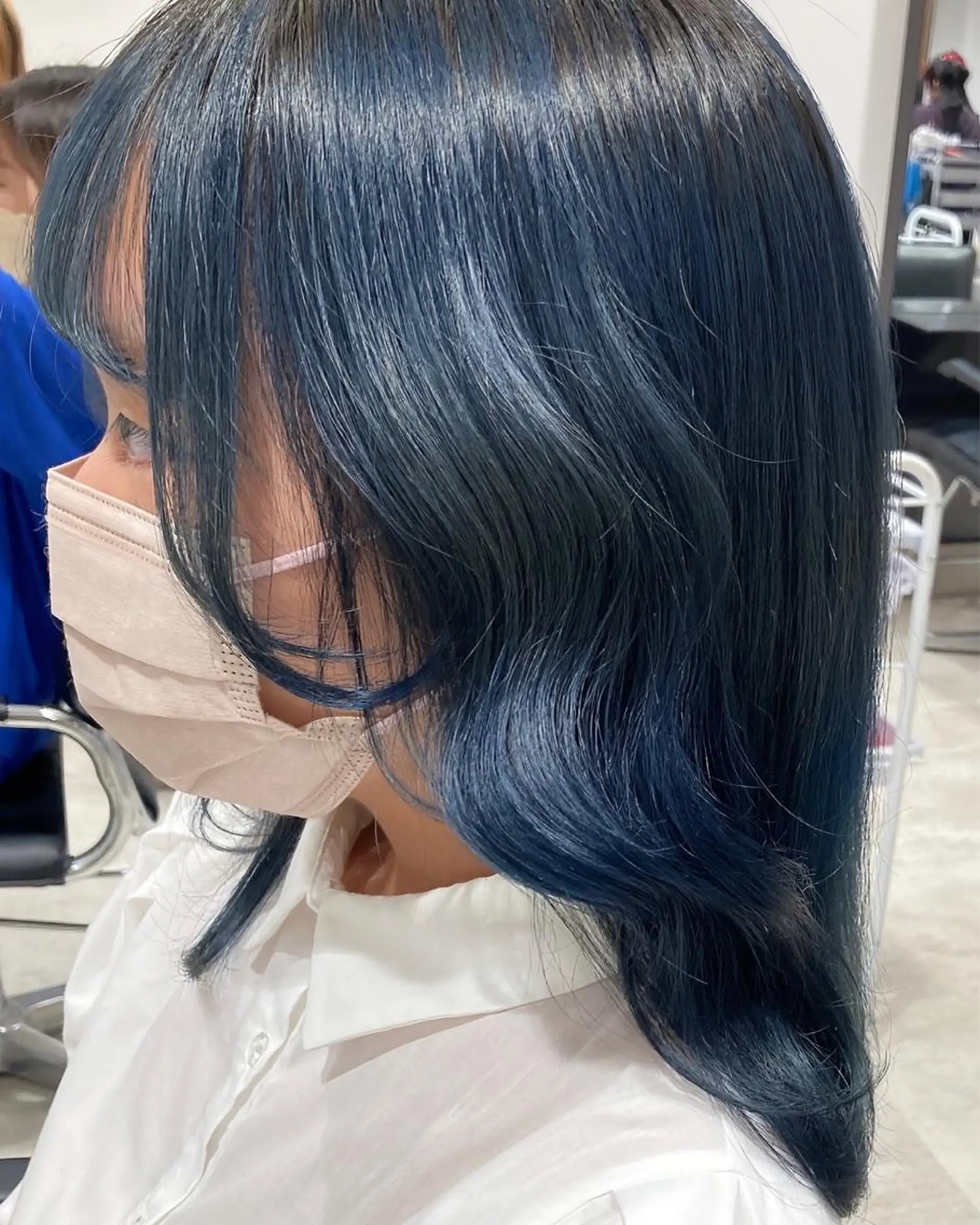 ミディアム カラー ブルーカラー 透明感カラー カット ヘアカラー トリートメント ヘッドスパ スキバサミを使わない カット🌼唯🌼のヘアスタイル