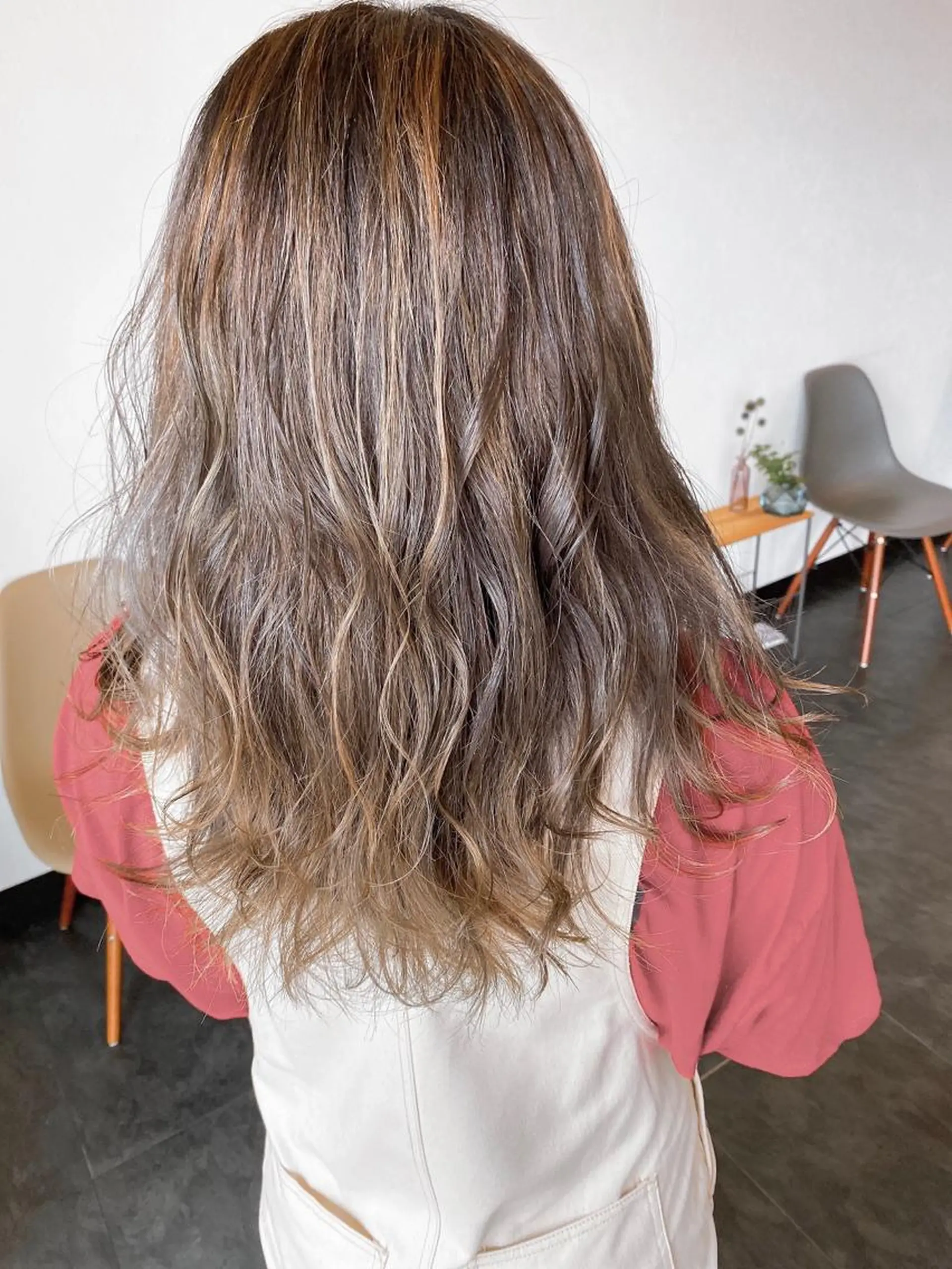 セミロング カラー ブリーチ ハイライトカラー ハイライト 川合 勇気のヘアスタイル