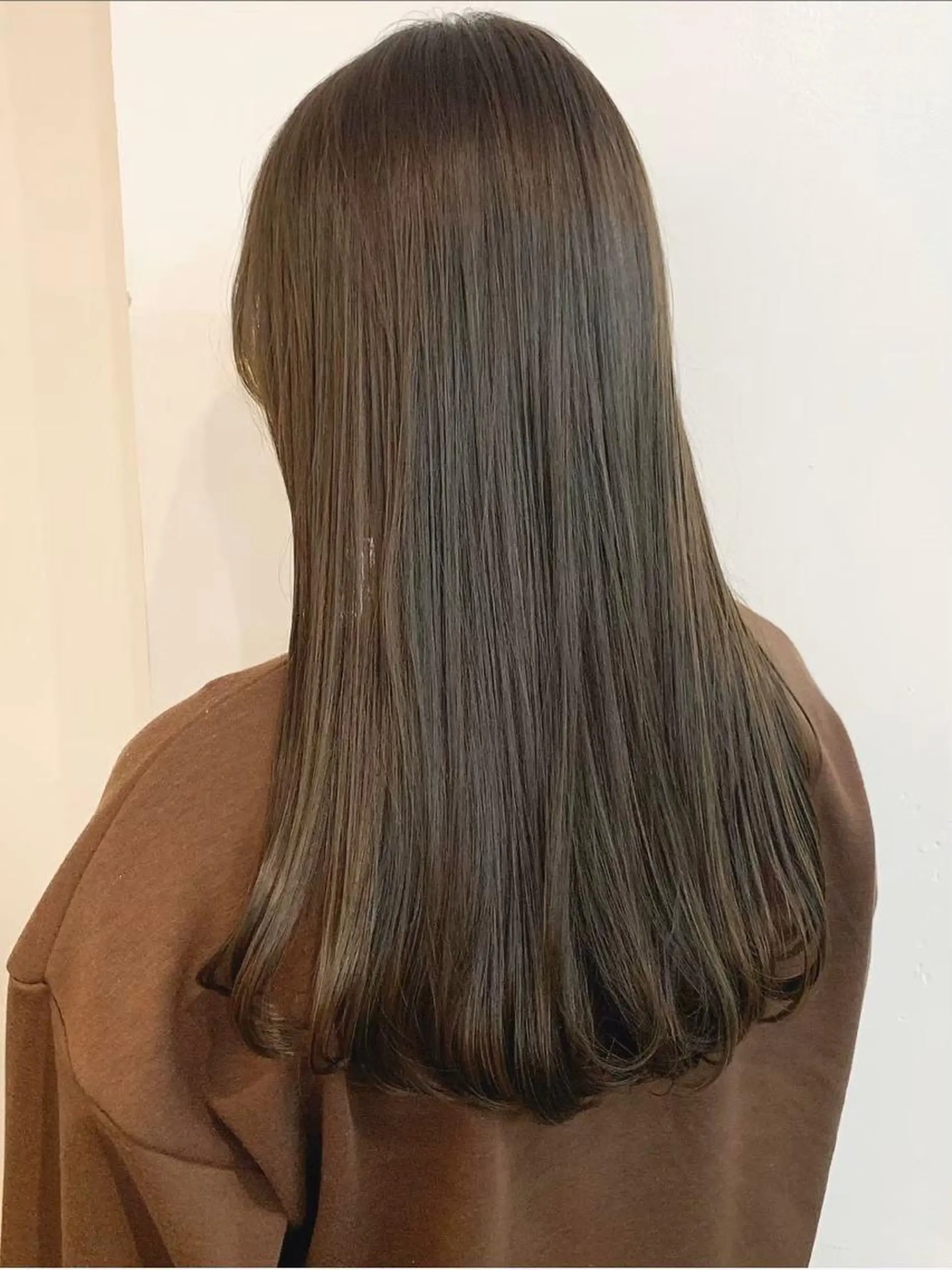 ロング カラー ベージュカラー ブリーチ グレージュ ラベンダーカラー ミルクティーベージュ ヘアカラー 透明感カラー 大人グレージュ有村のヘアスタイル