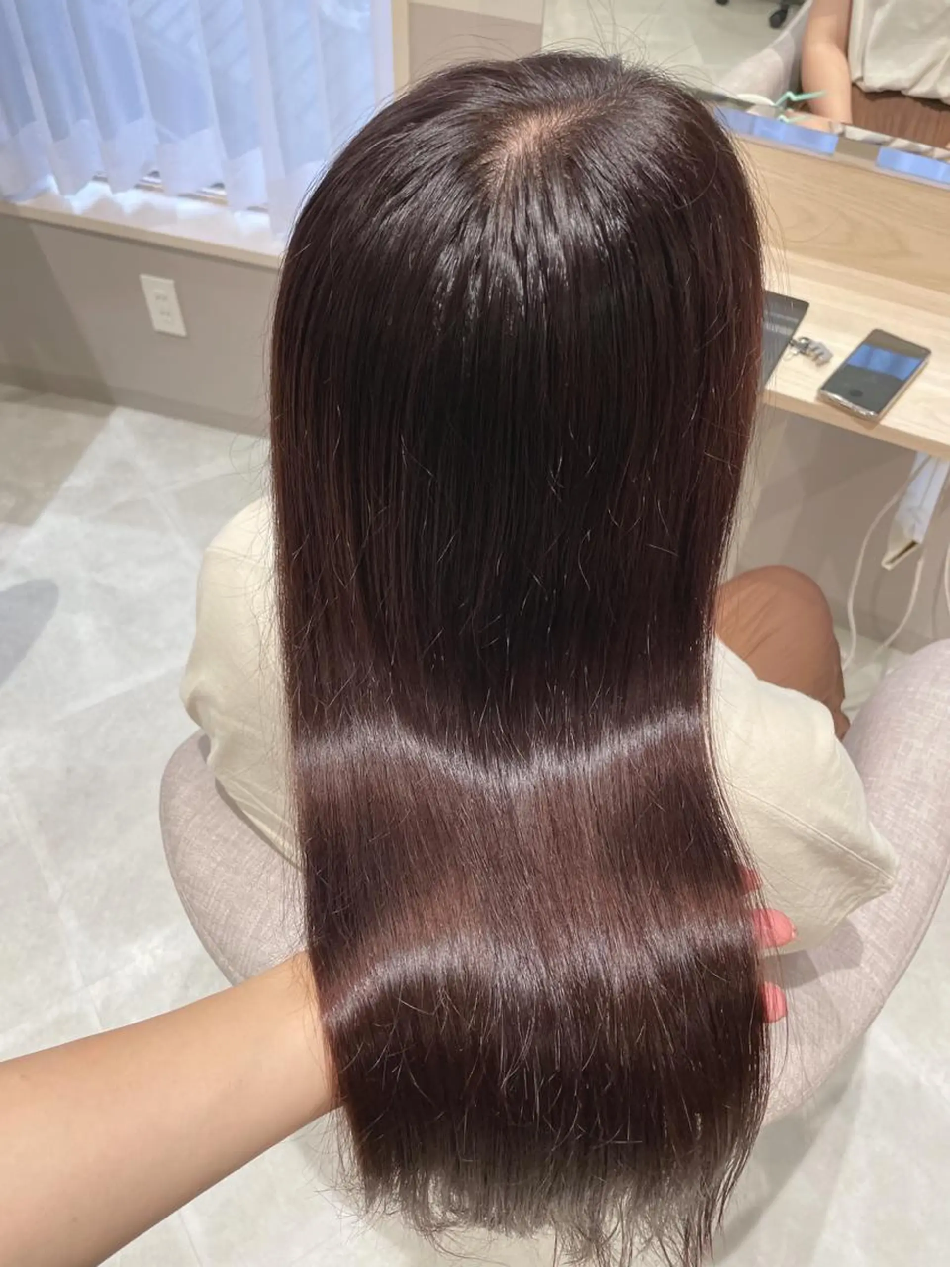 セミロング パープルカラー 髪質改善お任せ ください♪ひとみのヘアスタイル