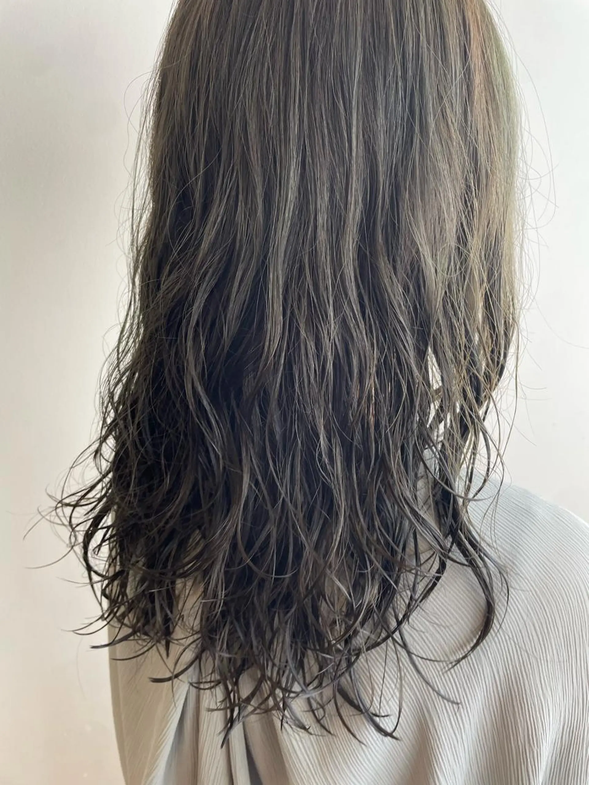 ミディアム カラー パーマ ミディアムパーマ カット ヘアカラー パーマ トリートメント レイヤー／似合わせ TAKUYAのヘアスタイル