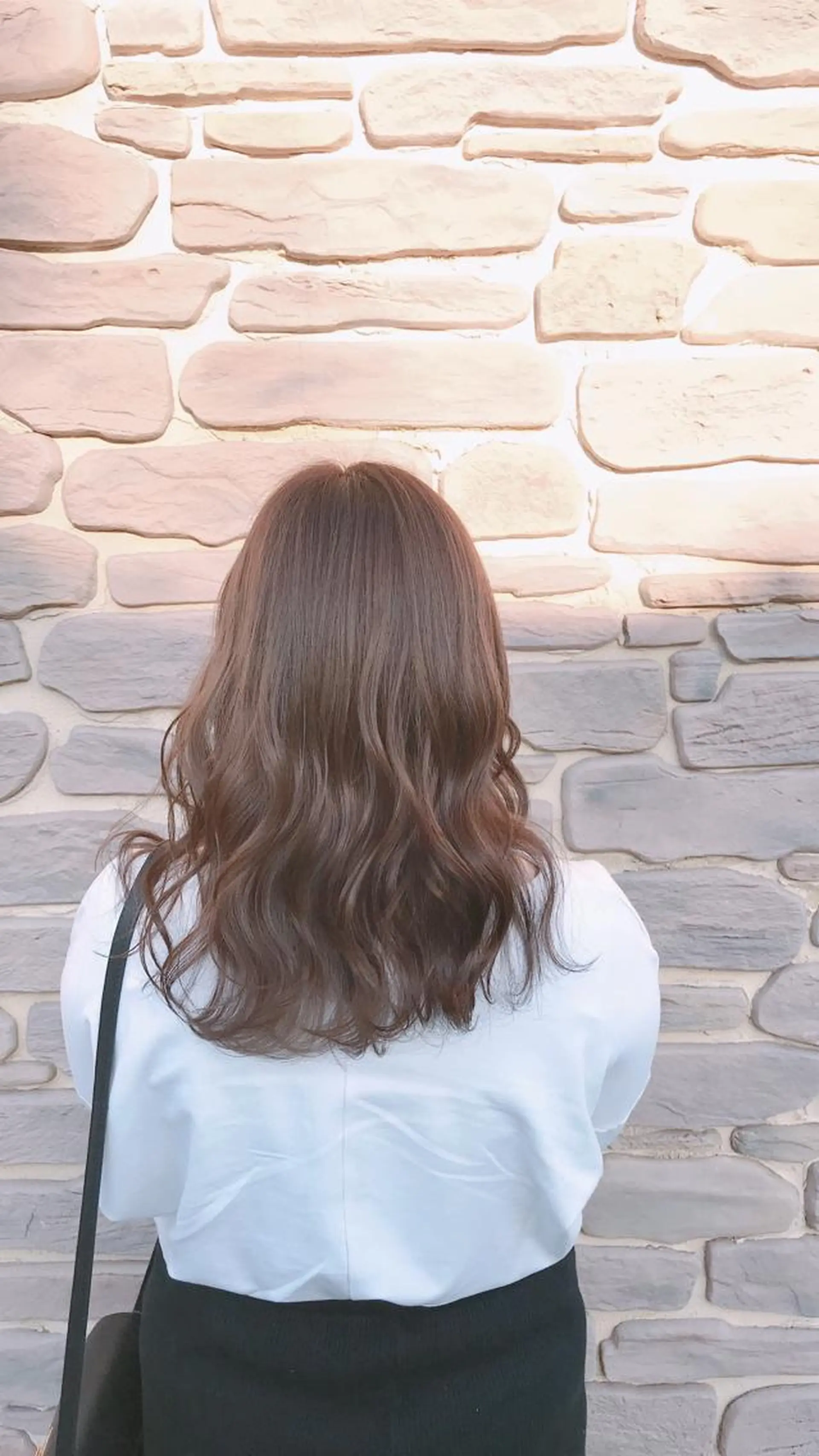 ミディアム カラー ベージュカラー ブリーチ ミルクティーベージュ ブリーチなしカラー 浅岡 のどかのヘアスタイル