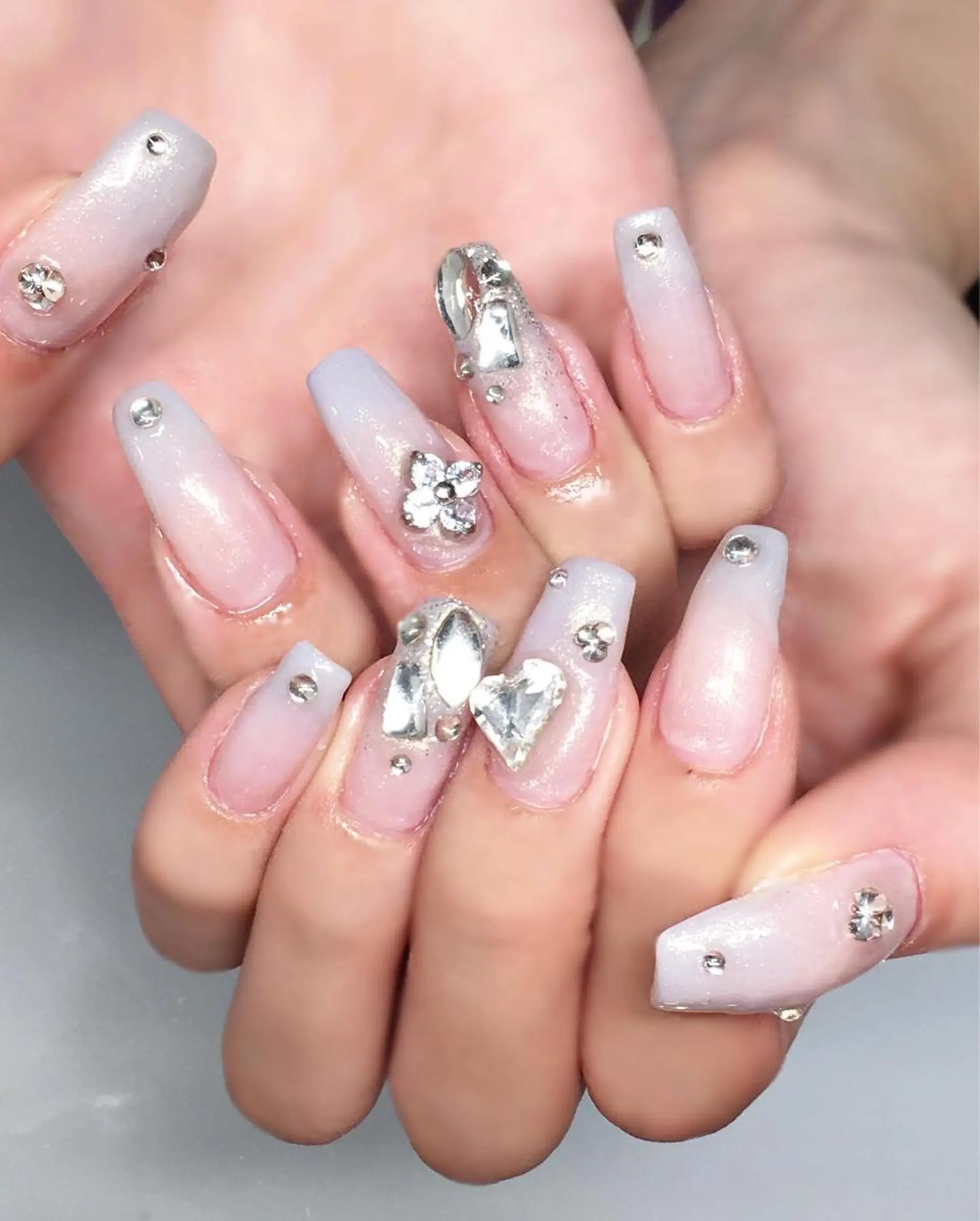 ネイル ジェルネイル キラキラネイル ピンク シルバー 春ネイル Nyanco Nailのネイルデザイン